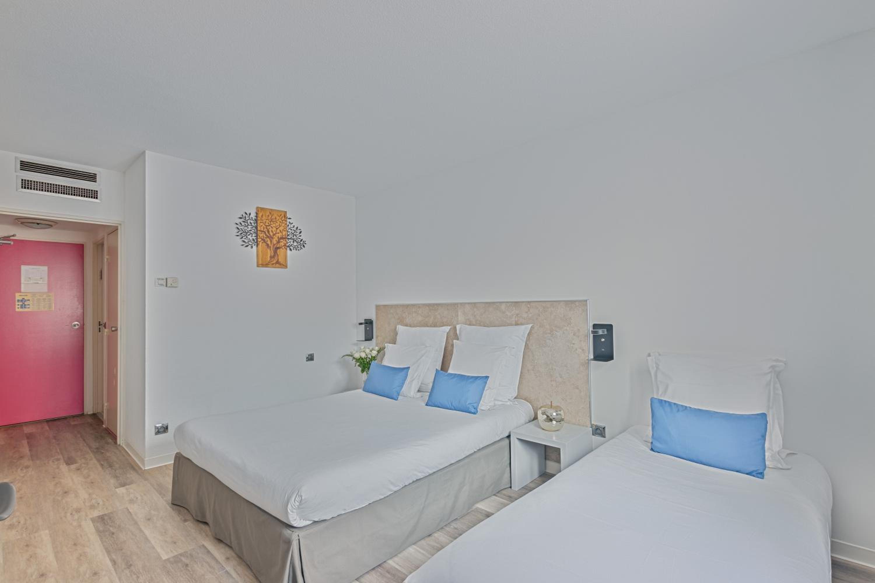 Standard Triple Room - Photo 1