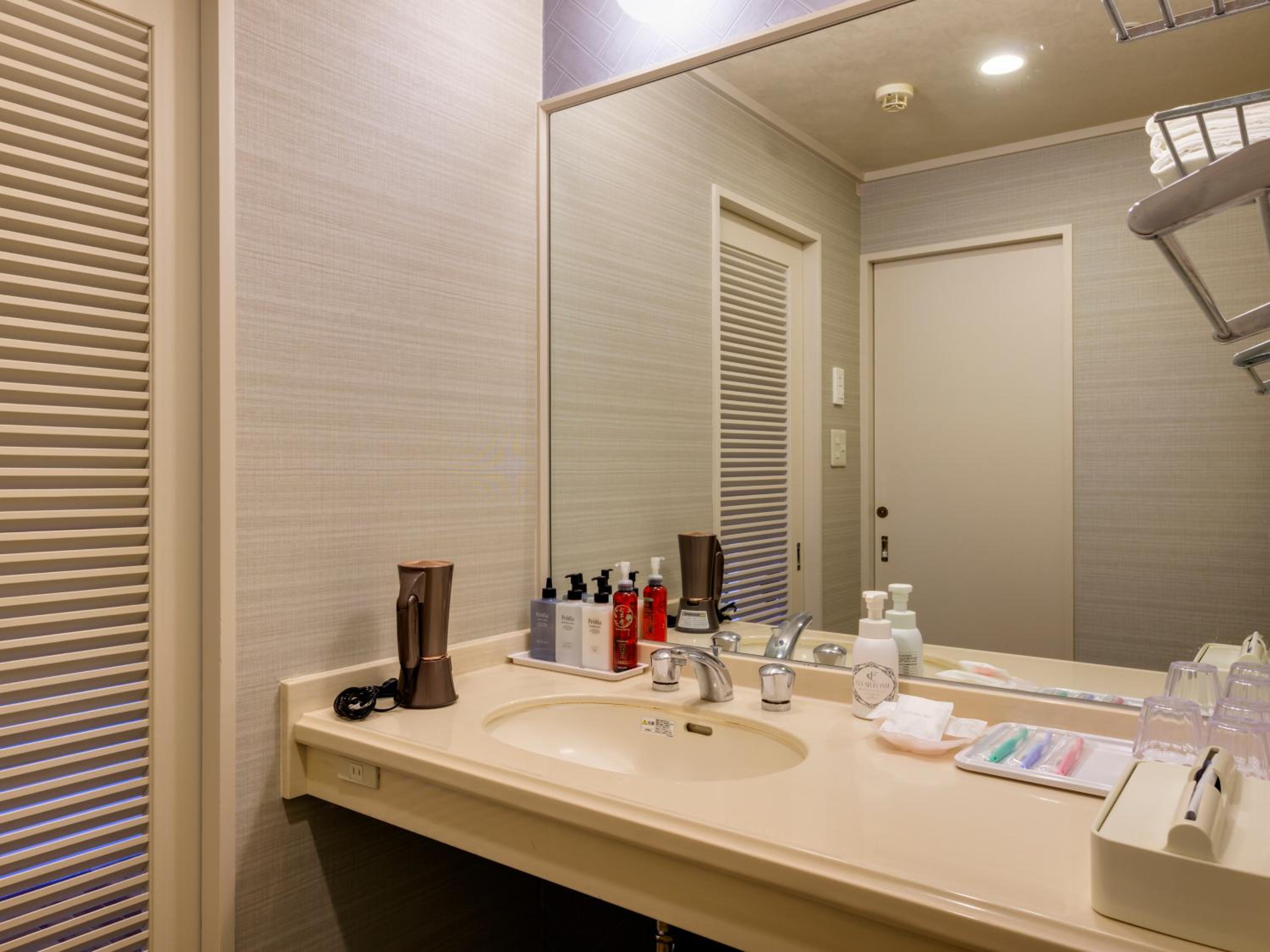 Triple Room with Ocean View - Photo 7