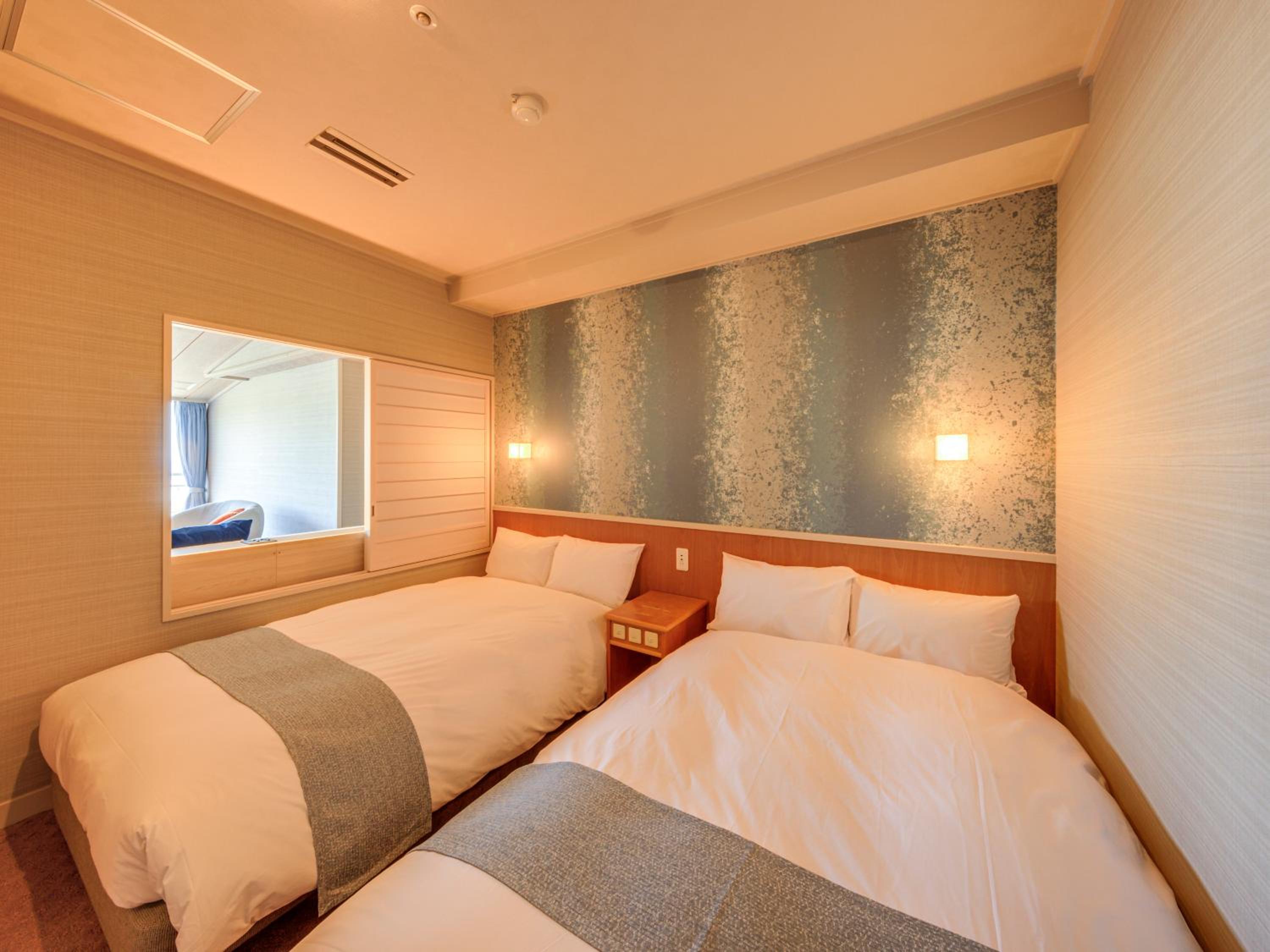 Triple Room with Ocean View - Photo 9