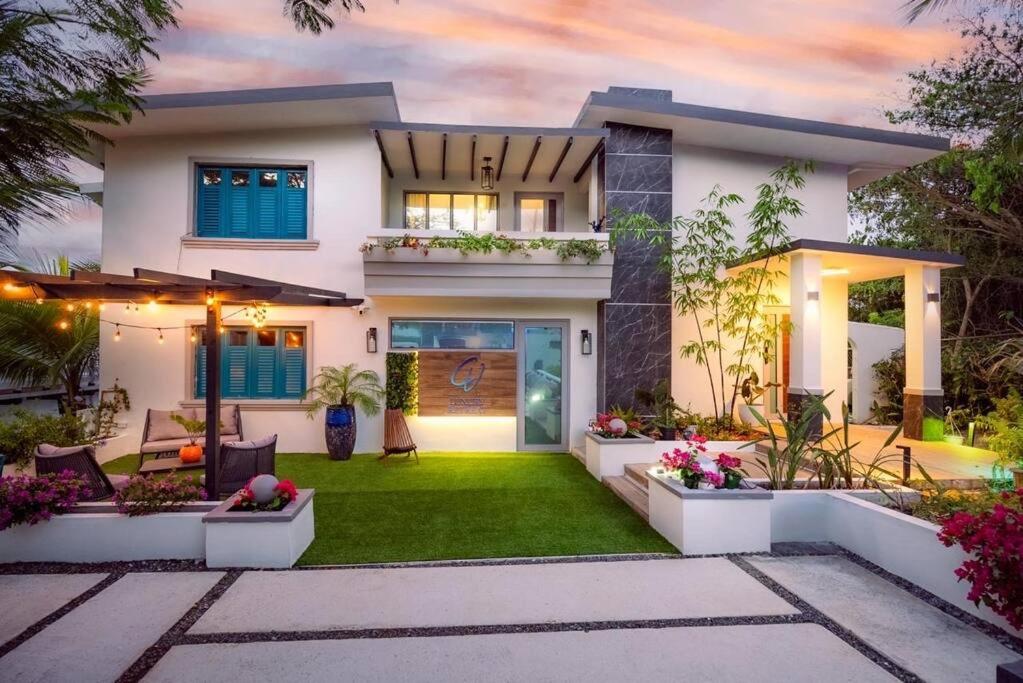Villa photo 1