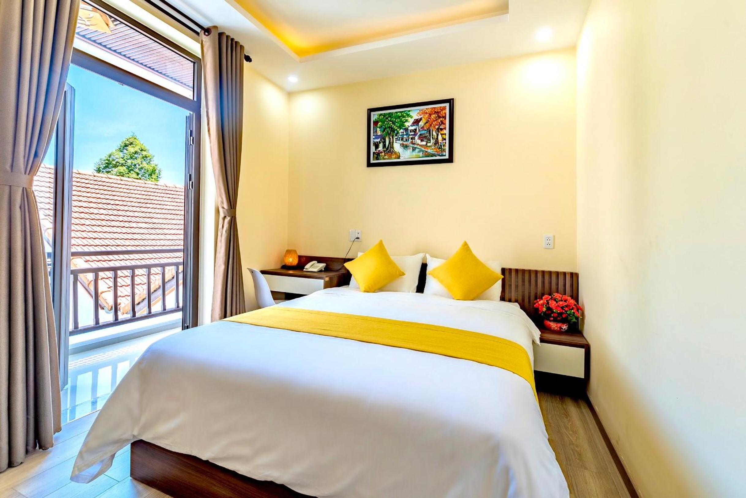 Deluxe Double Room with Balcony
