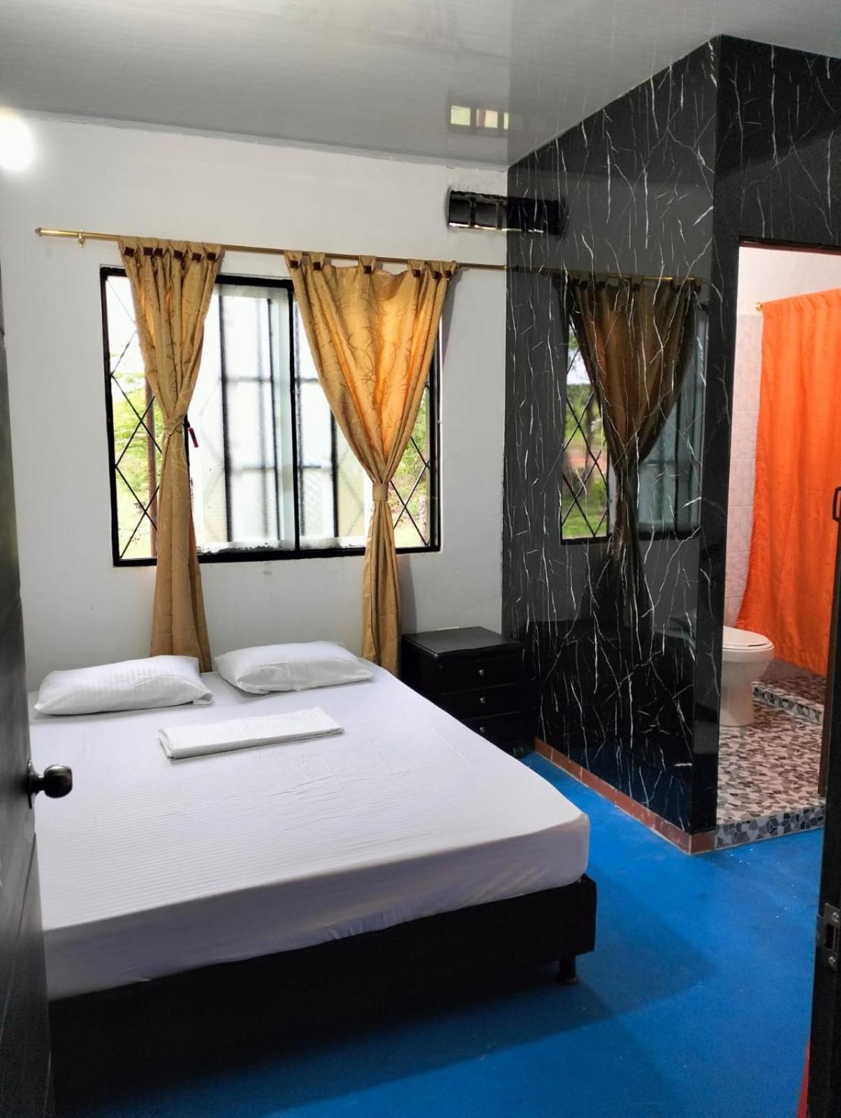 Double Room with Private Bathroom photo 1