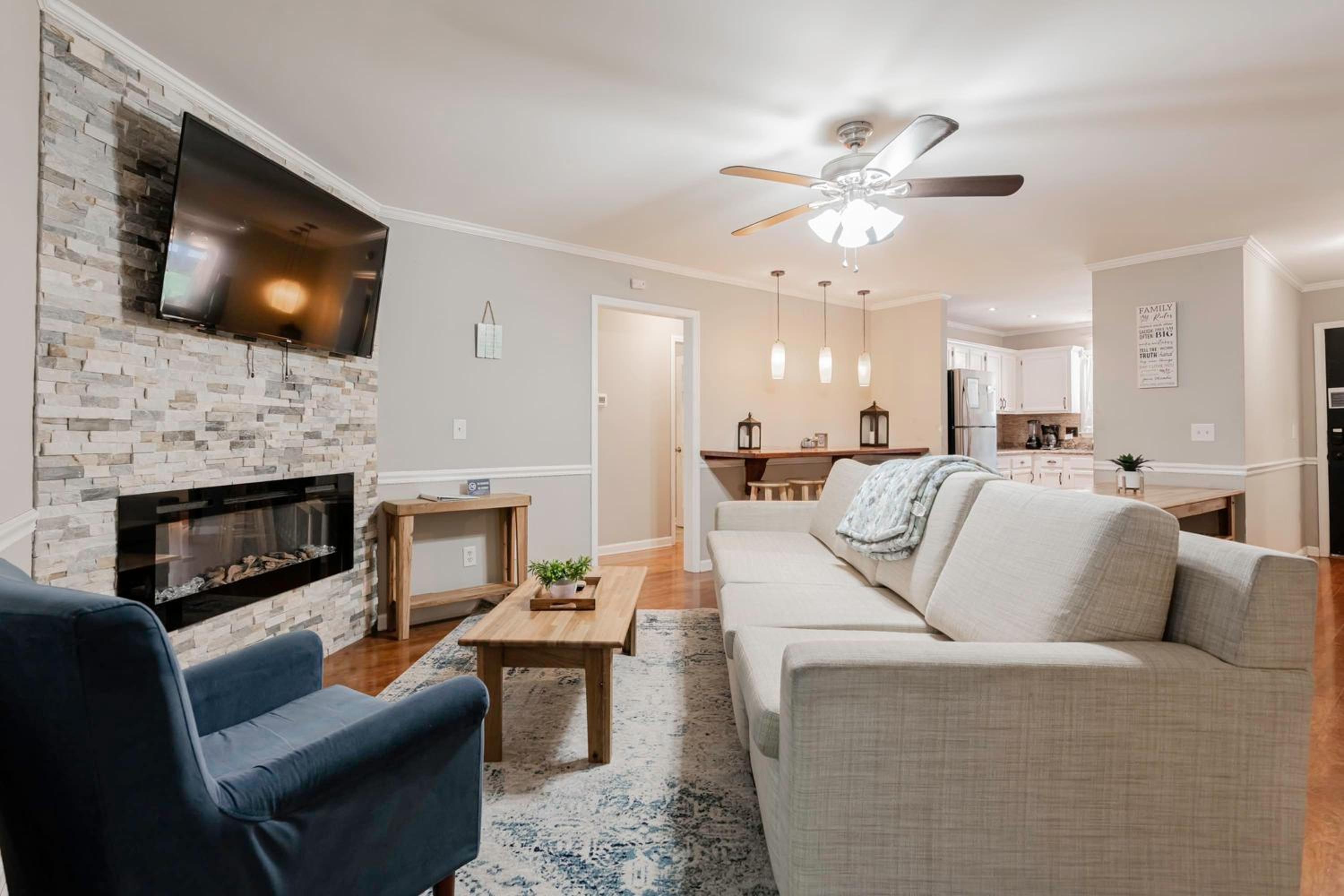 Family Room photo 1