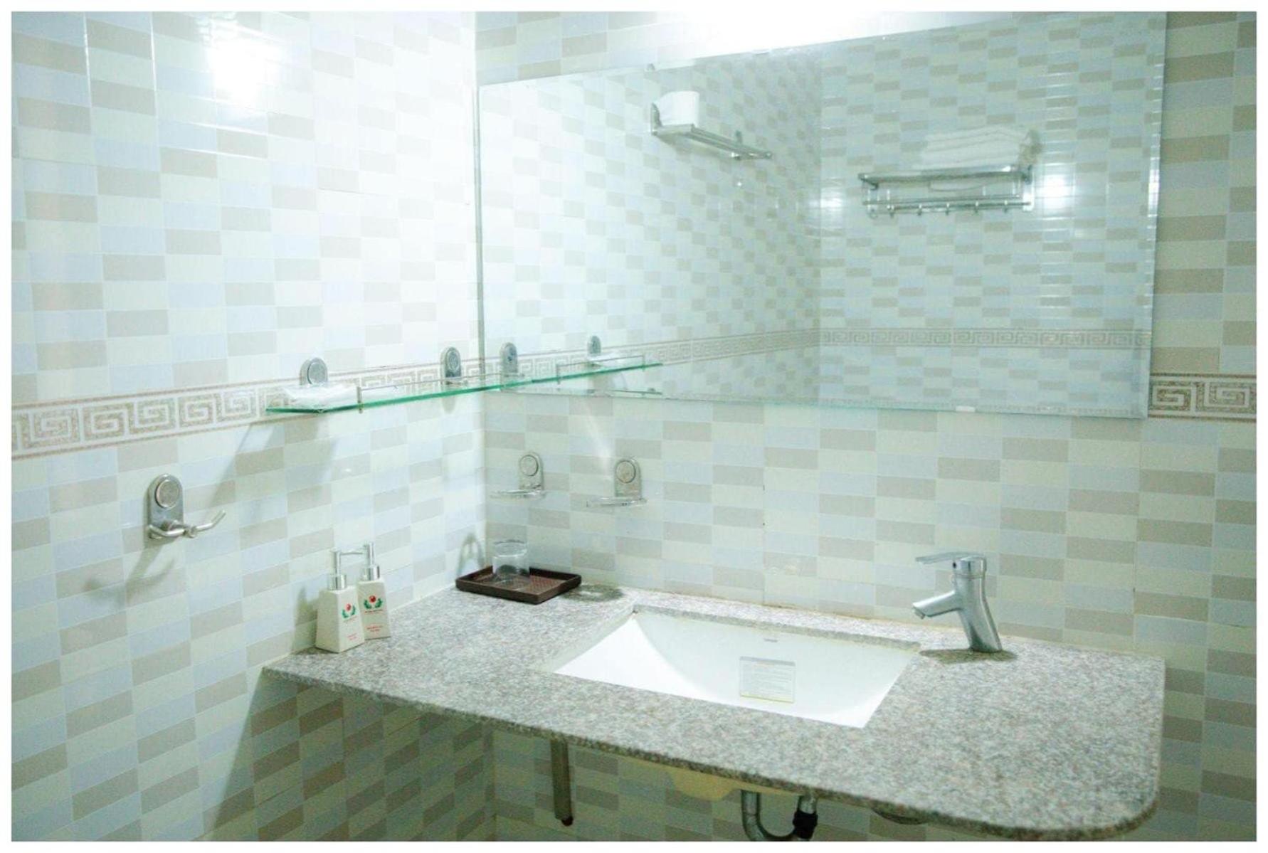 Family Room with Bathroom photo 2
