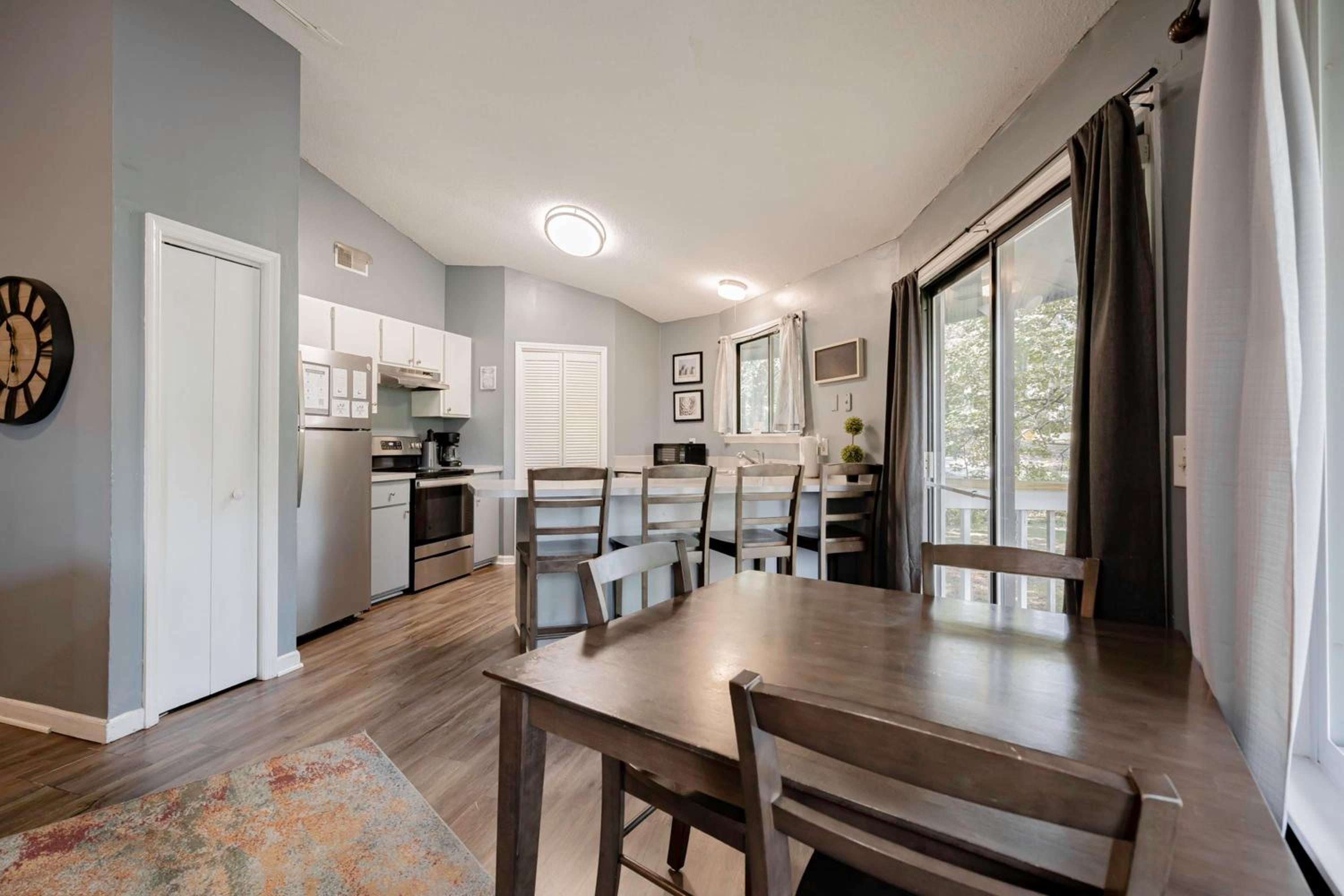 Family Room - Photo 49