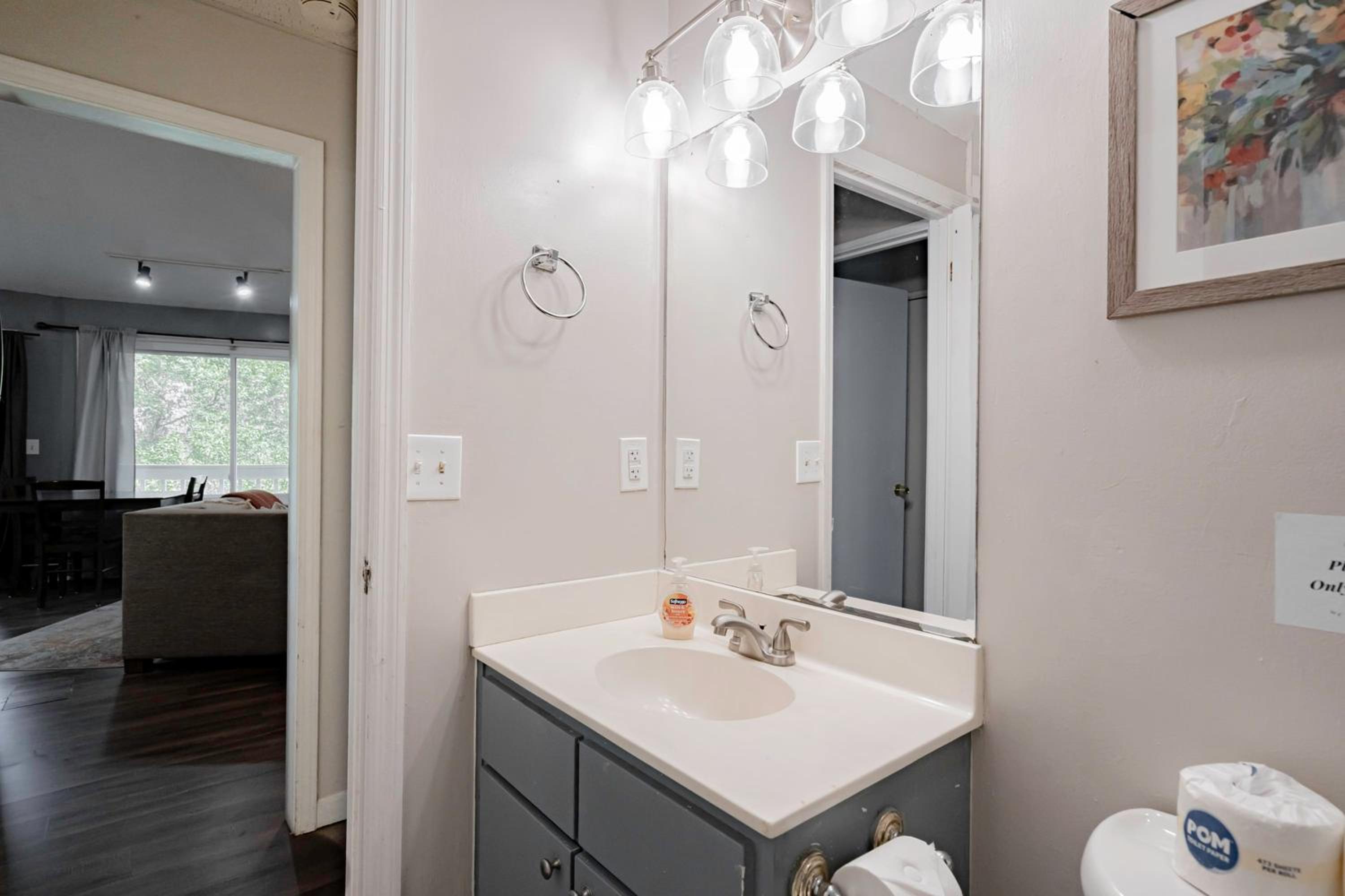 Family Room - Photo 28