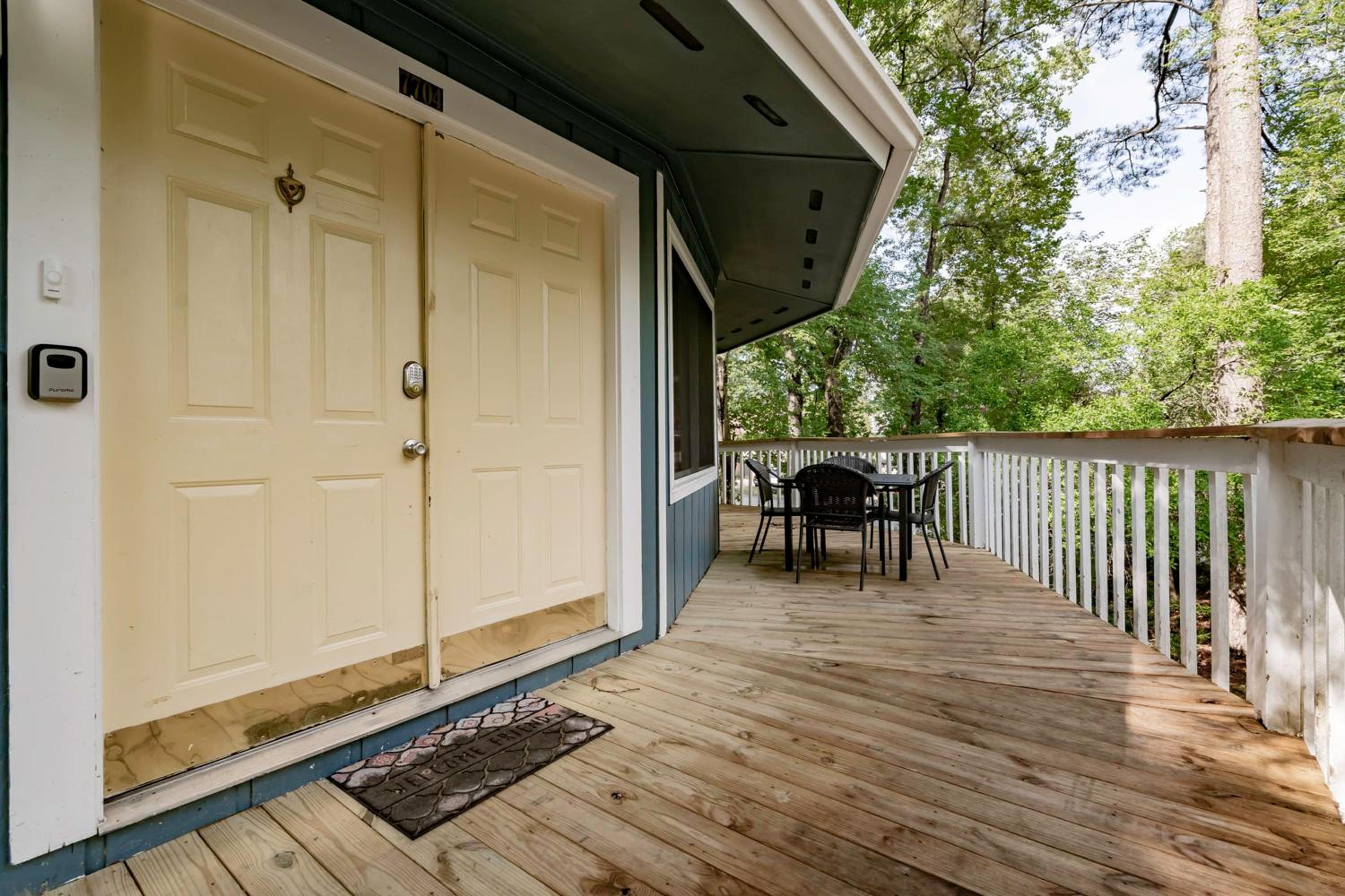 Family Room - Photo 30
