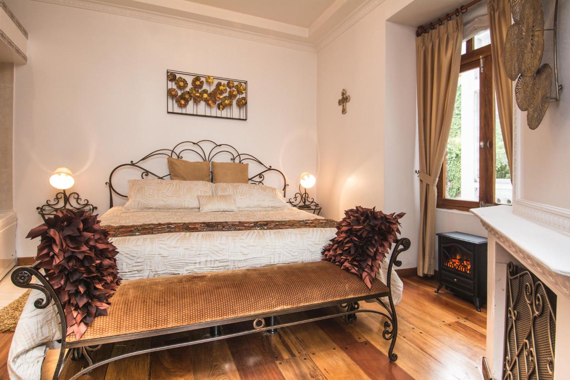 King Suite with Spa Bath photo 2