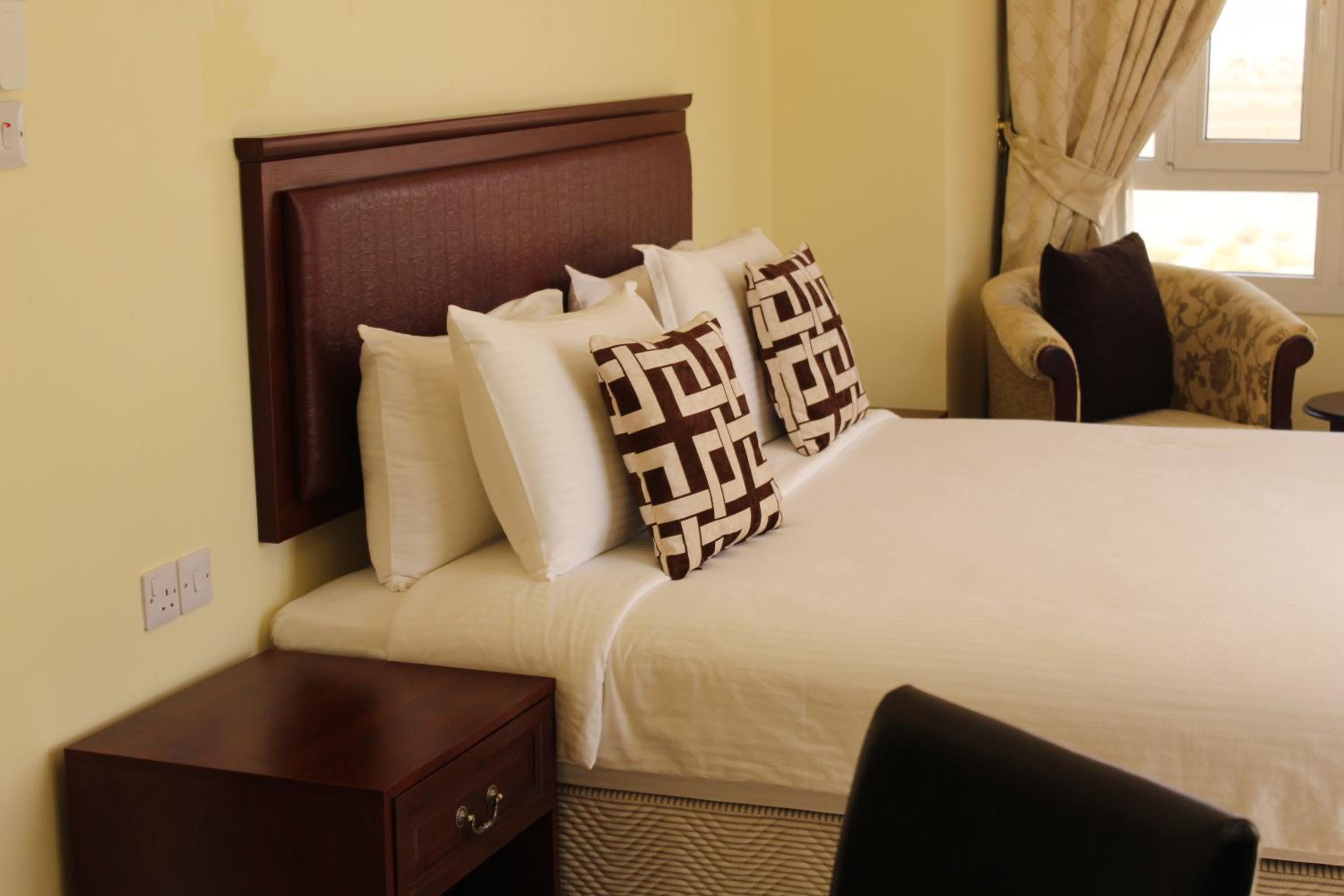 Standard King Room photo 3