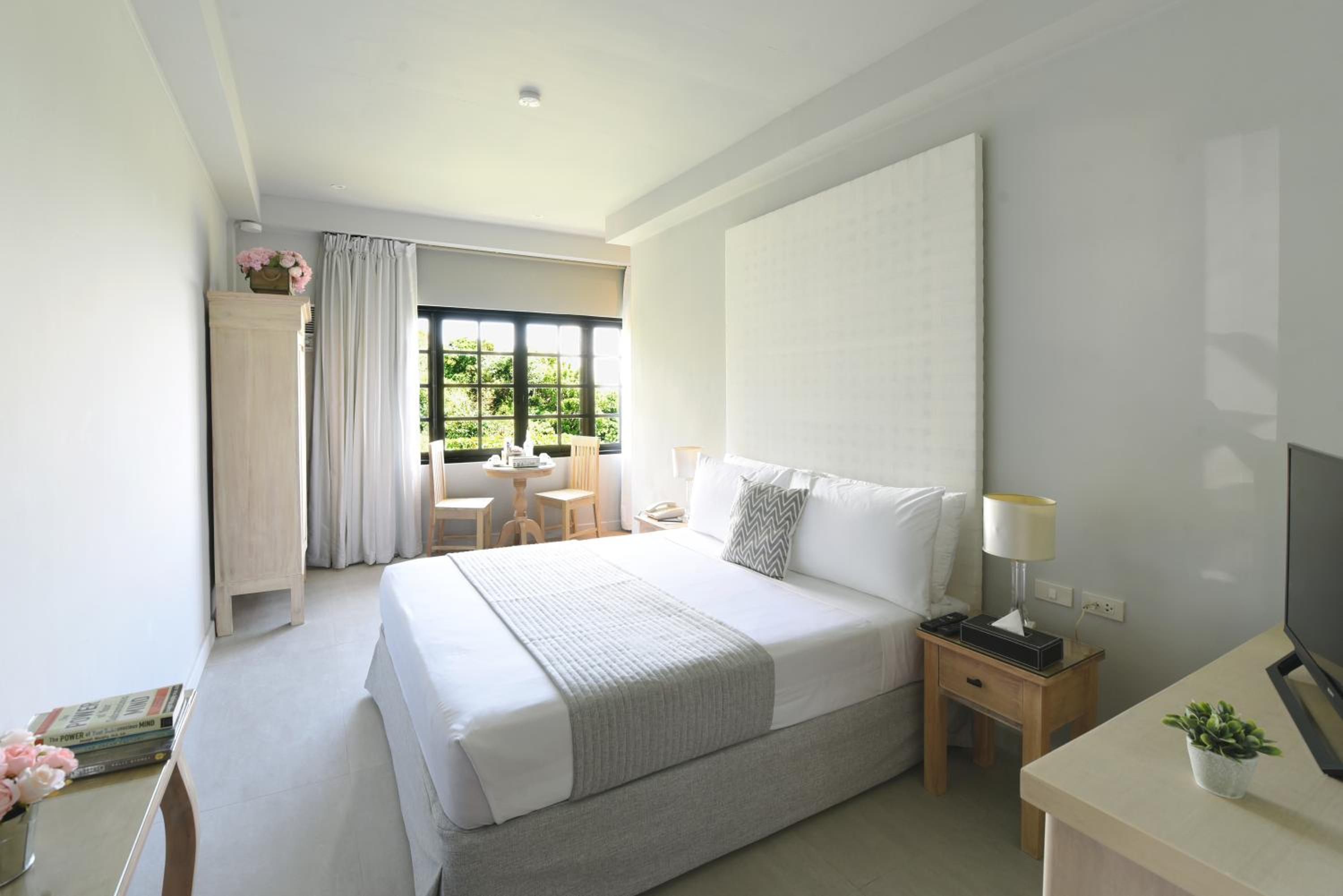 Deluxe Queen Room - Photo 3