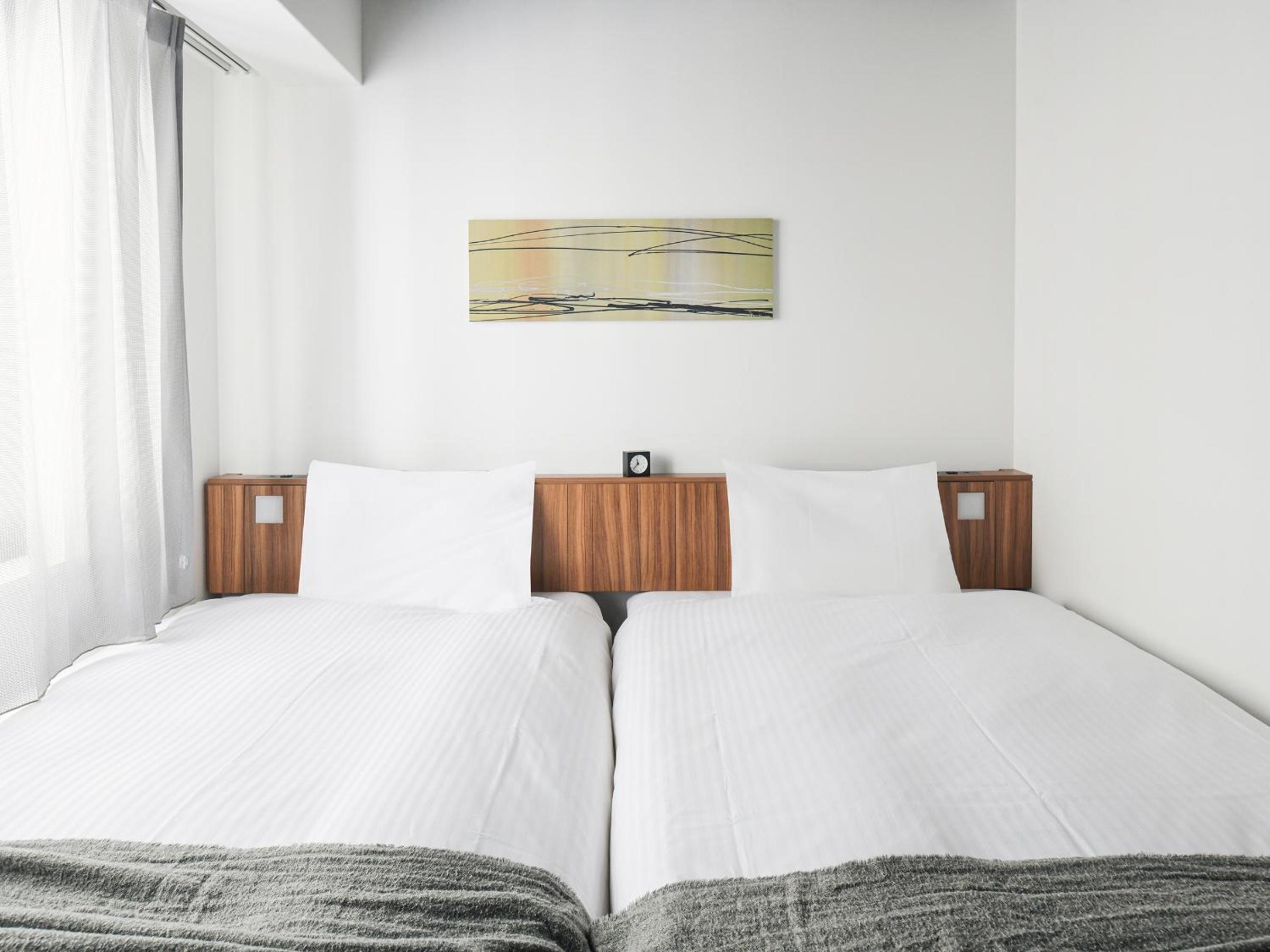 Standard Twin Room - Non-Smoking thumbnail 6