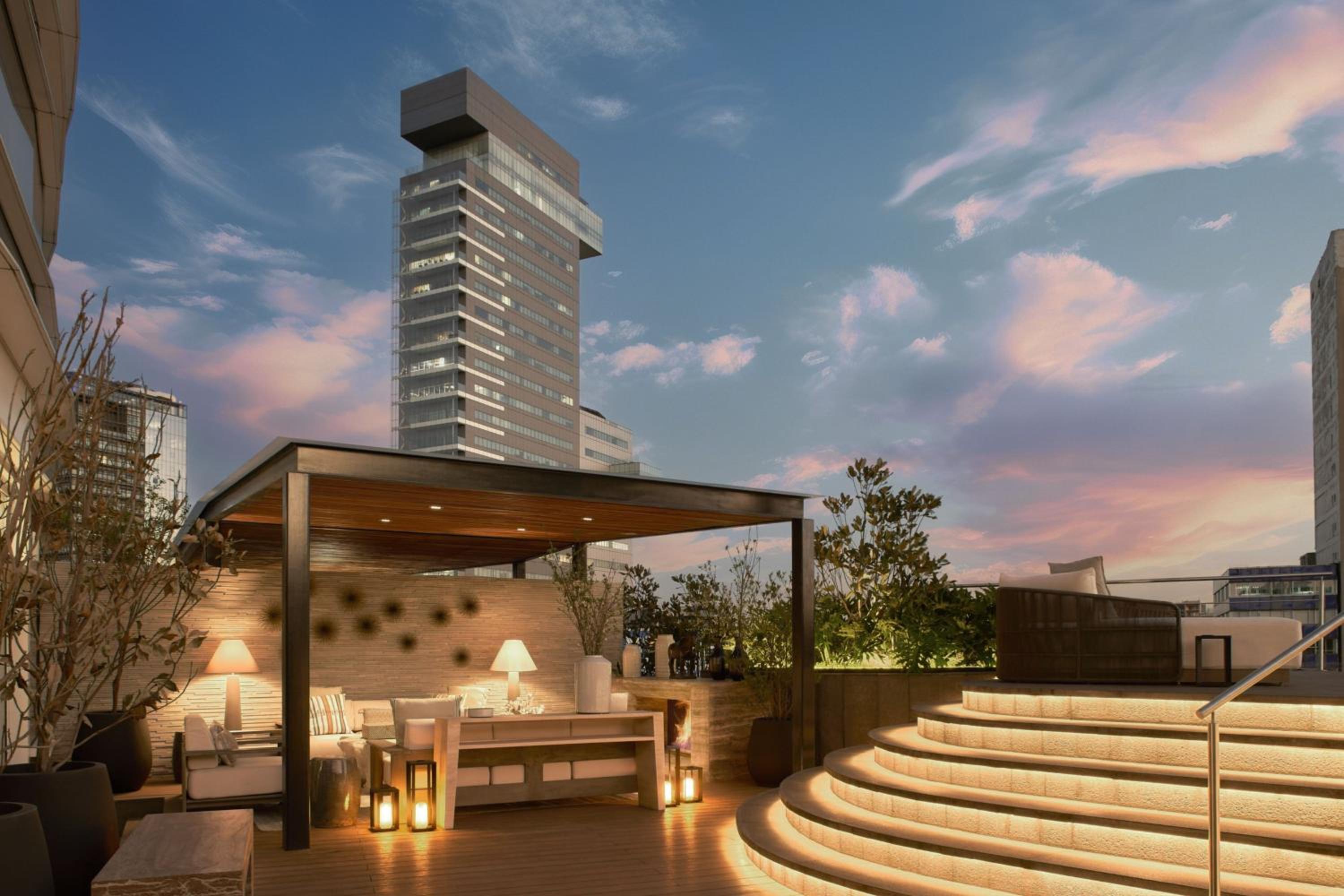 King Suite with Private Pool - Butler Service