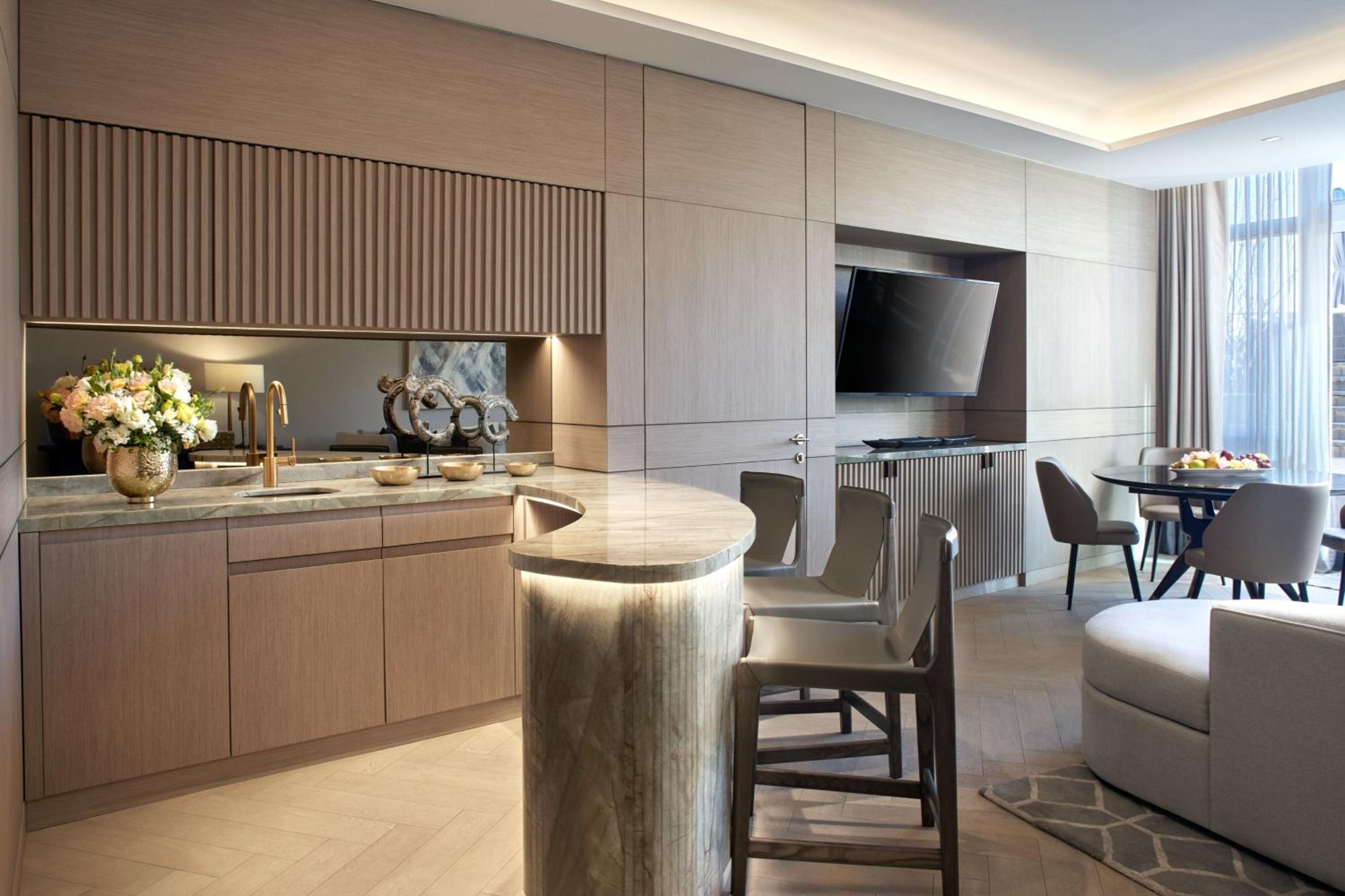 King Suite with Private Pool - Butler Service thumbnail 6