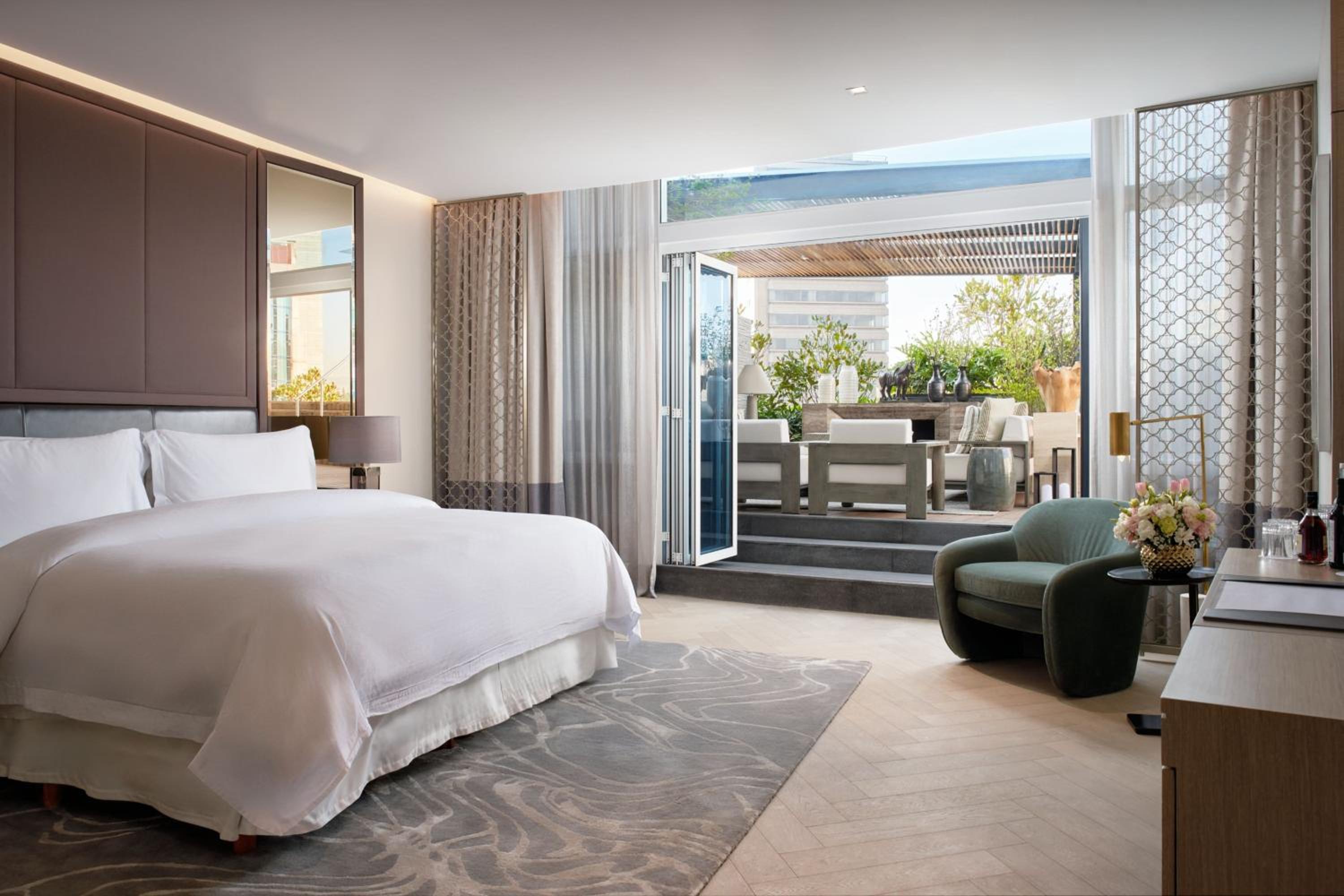 King Suite with Private Pool - Butler Service thumbnail 5