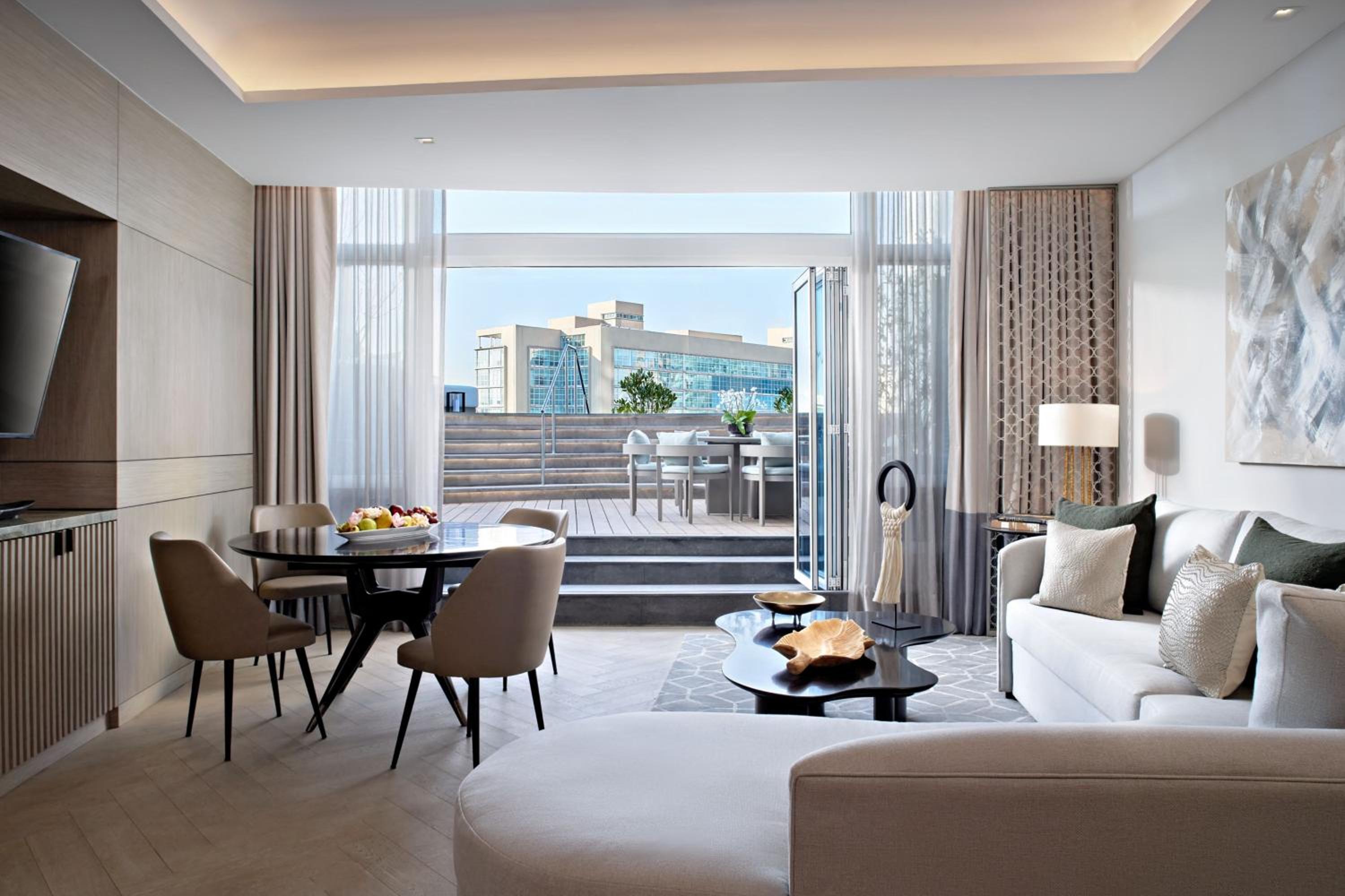 King Suite with Private Pool - Butler Service