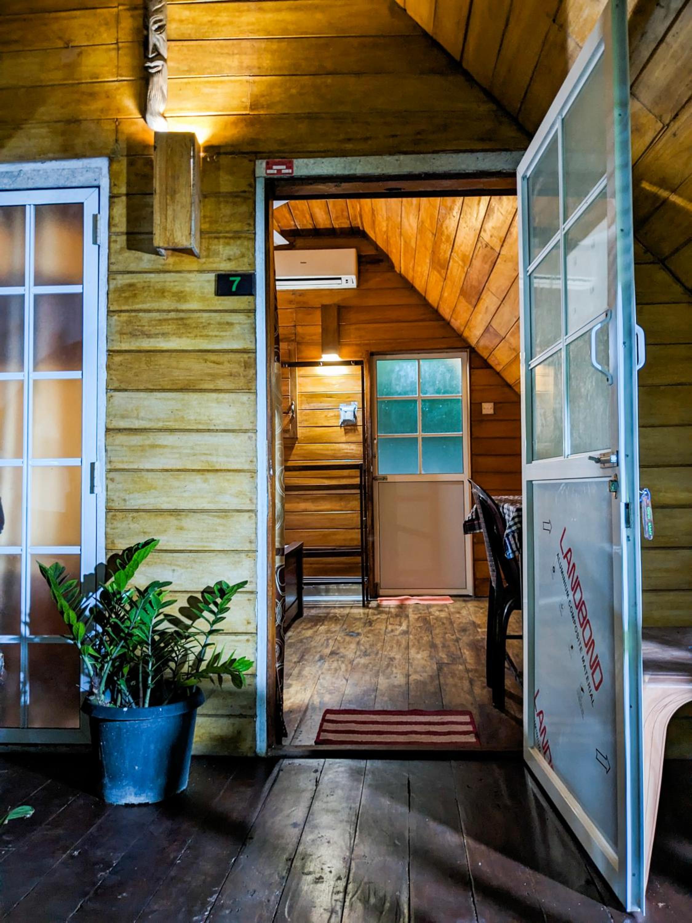 Deluxe Bungalow with Garden View photo 2