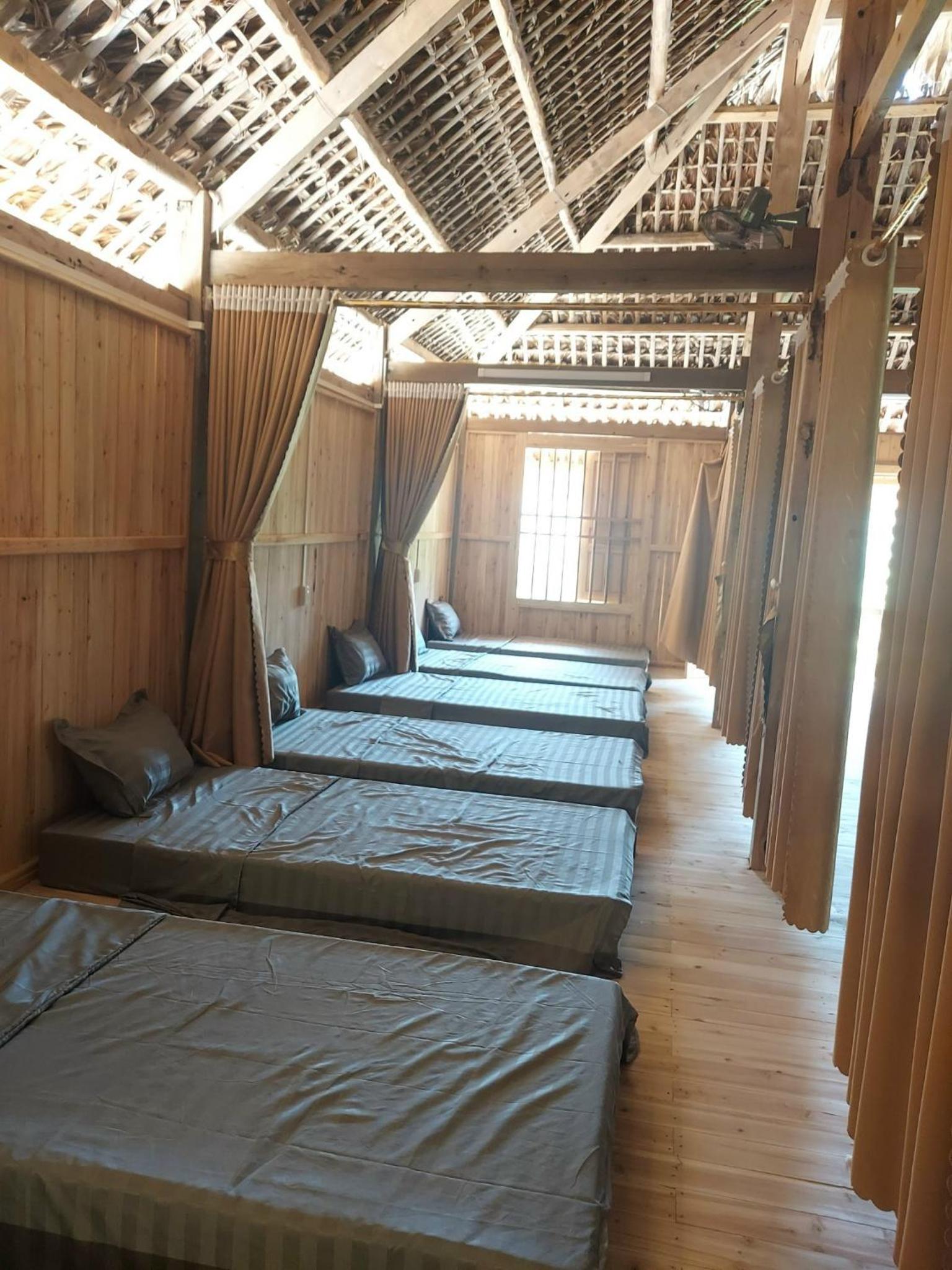10-Bed Mixed Dormitory Room photo 3
