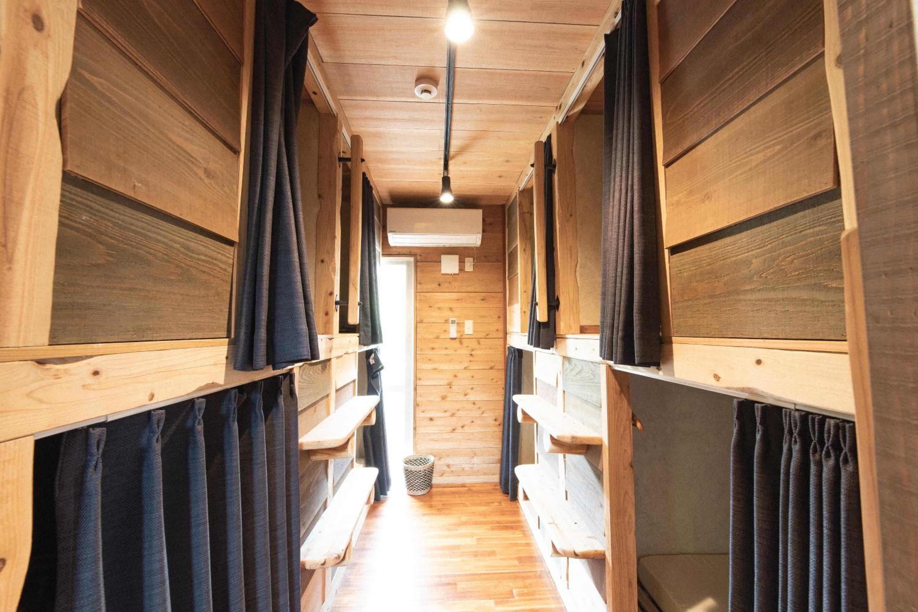 Female Dormitory Room photo 2