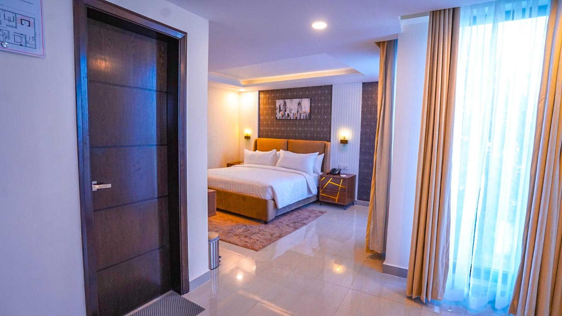 Executive Suite photo 2