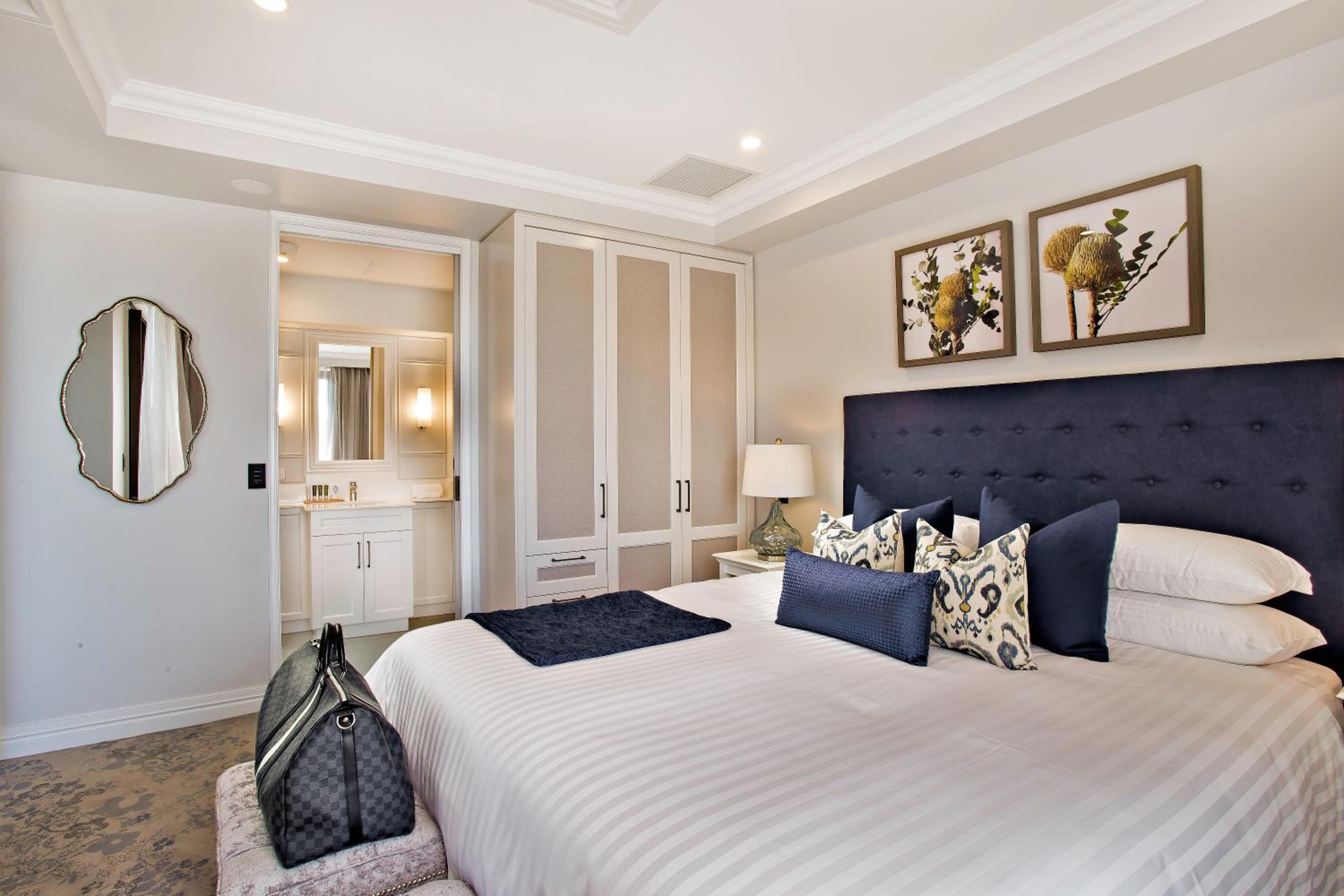 One-Bedroom Apartment - Photo 1