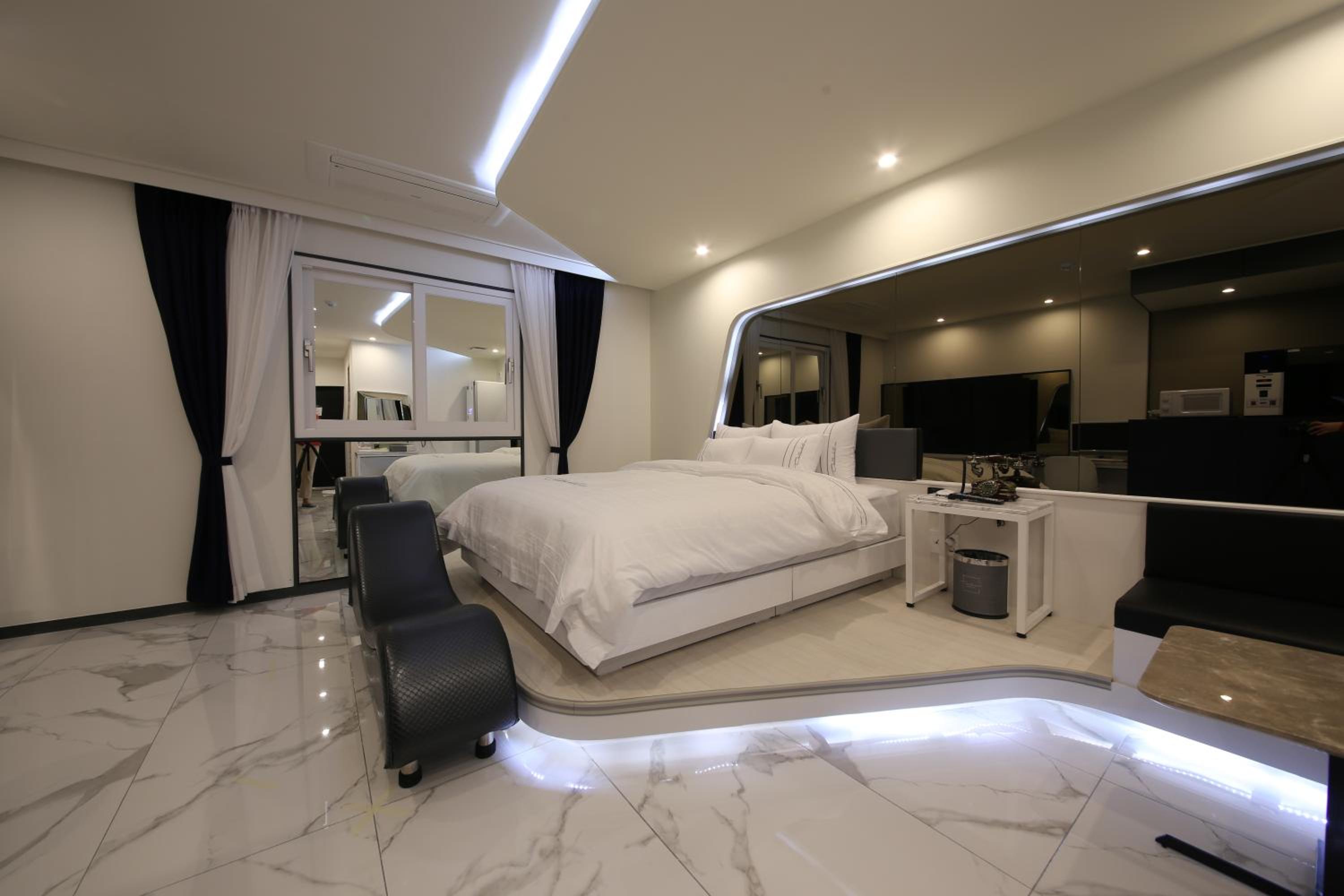 Superior Double Room - Photo 8