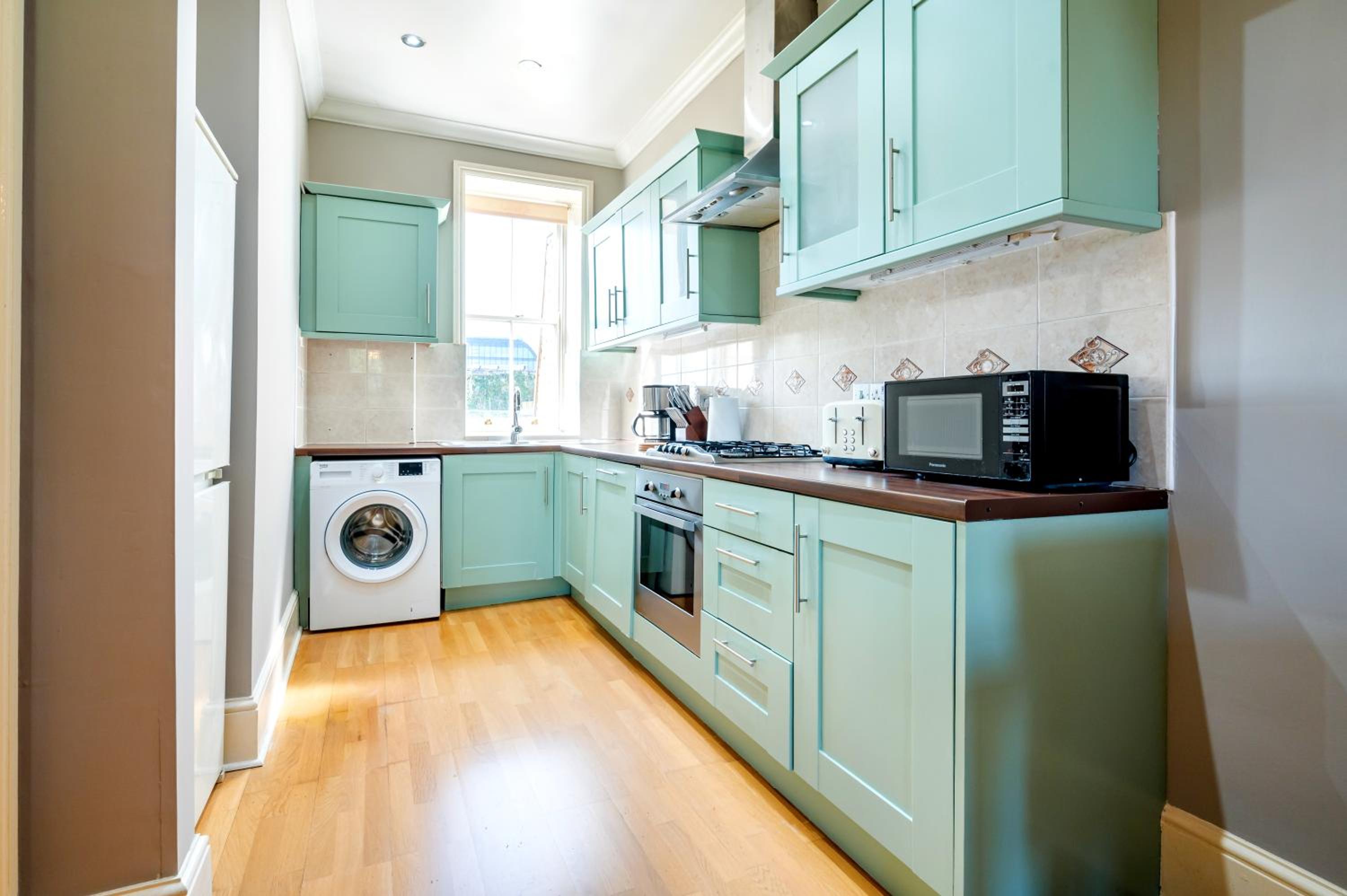 One-Bedroom Apartment photo 3