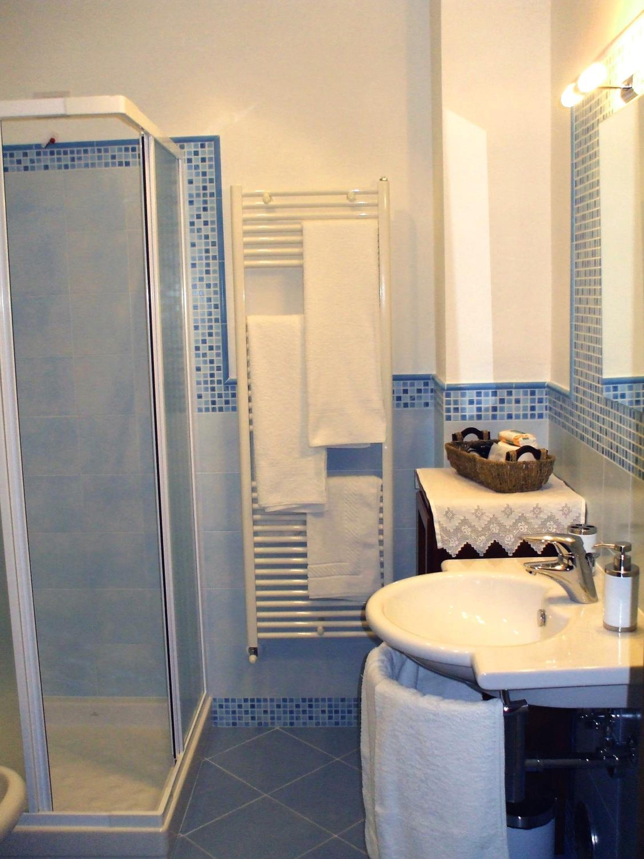 Double Room with Extra Bed - Photo 4