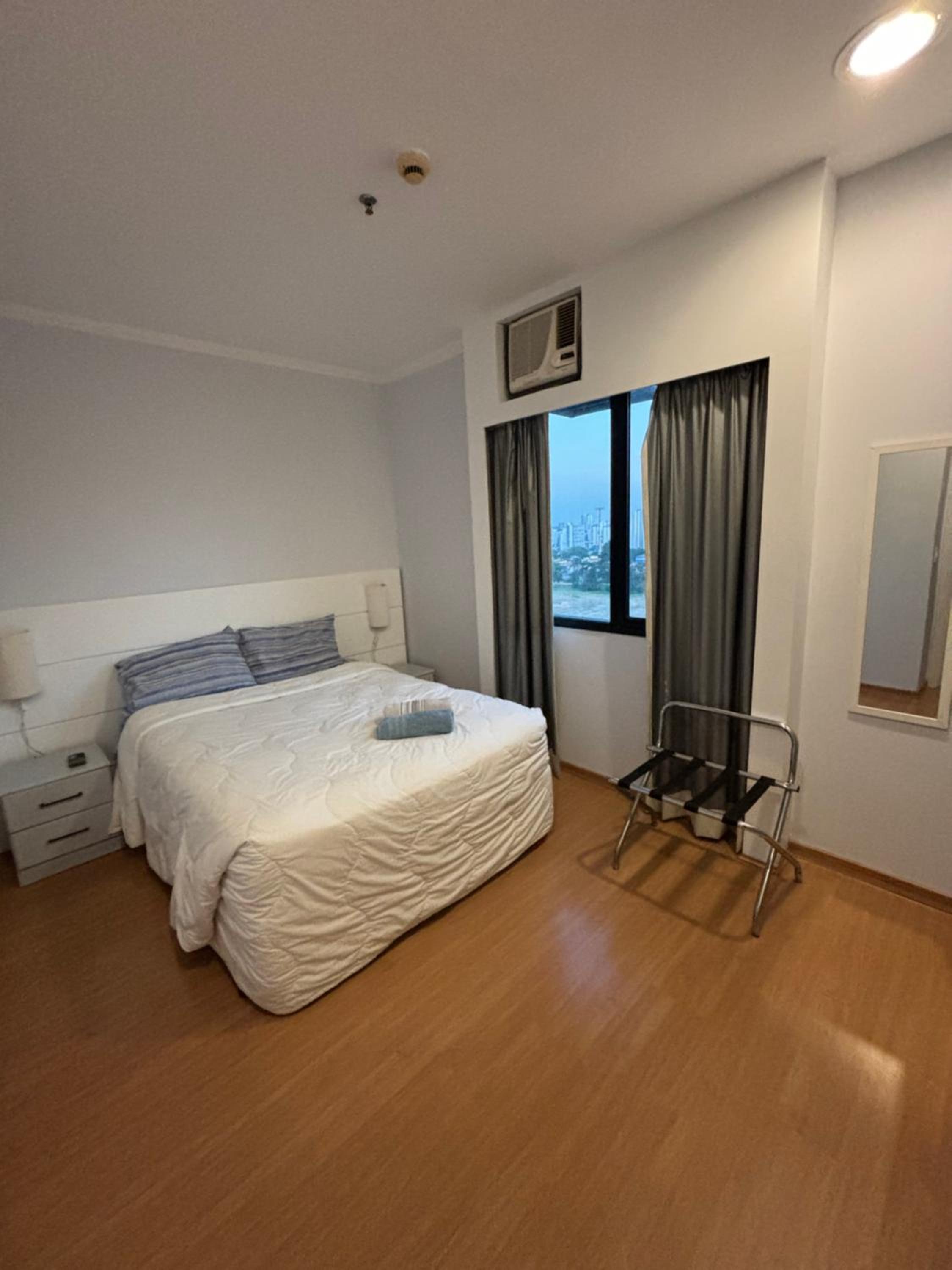 Deluxe Queen Suite