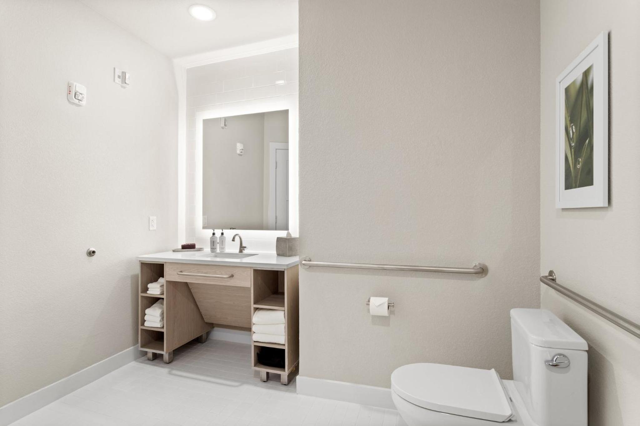 Queen Room with Two Queen Beds - Hearing Accessible/Non-Smoking