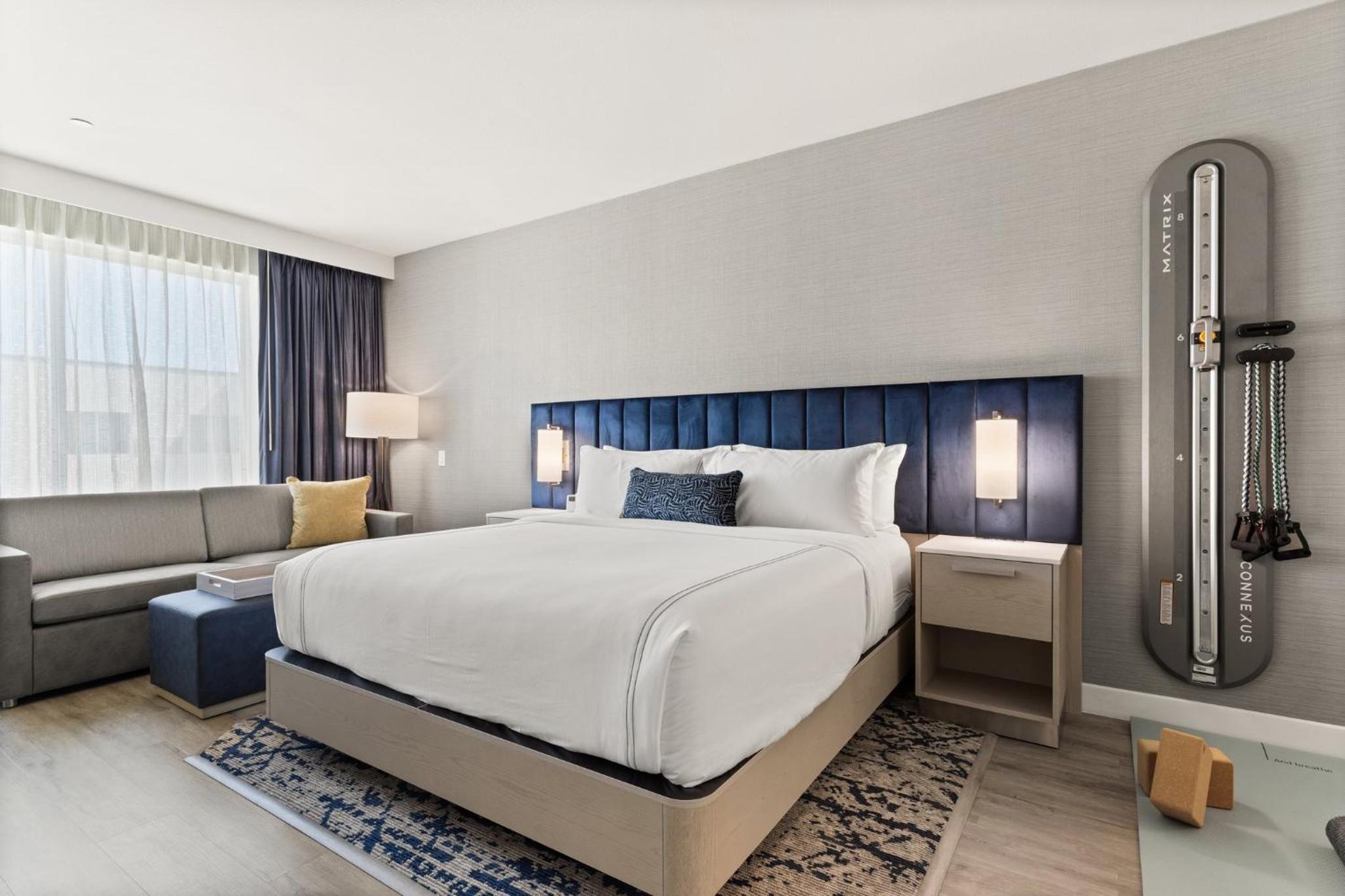 Standard King Room - Communications Accessible