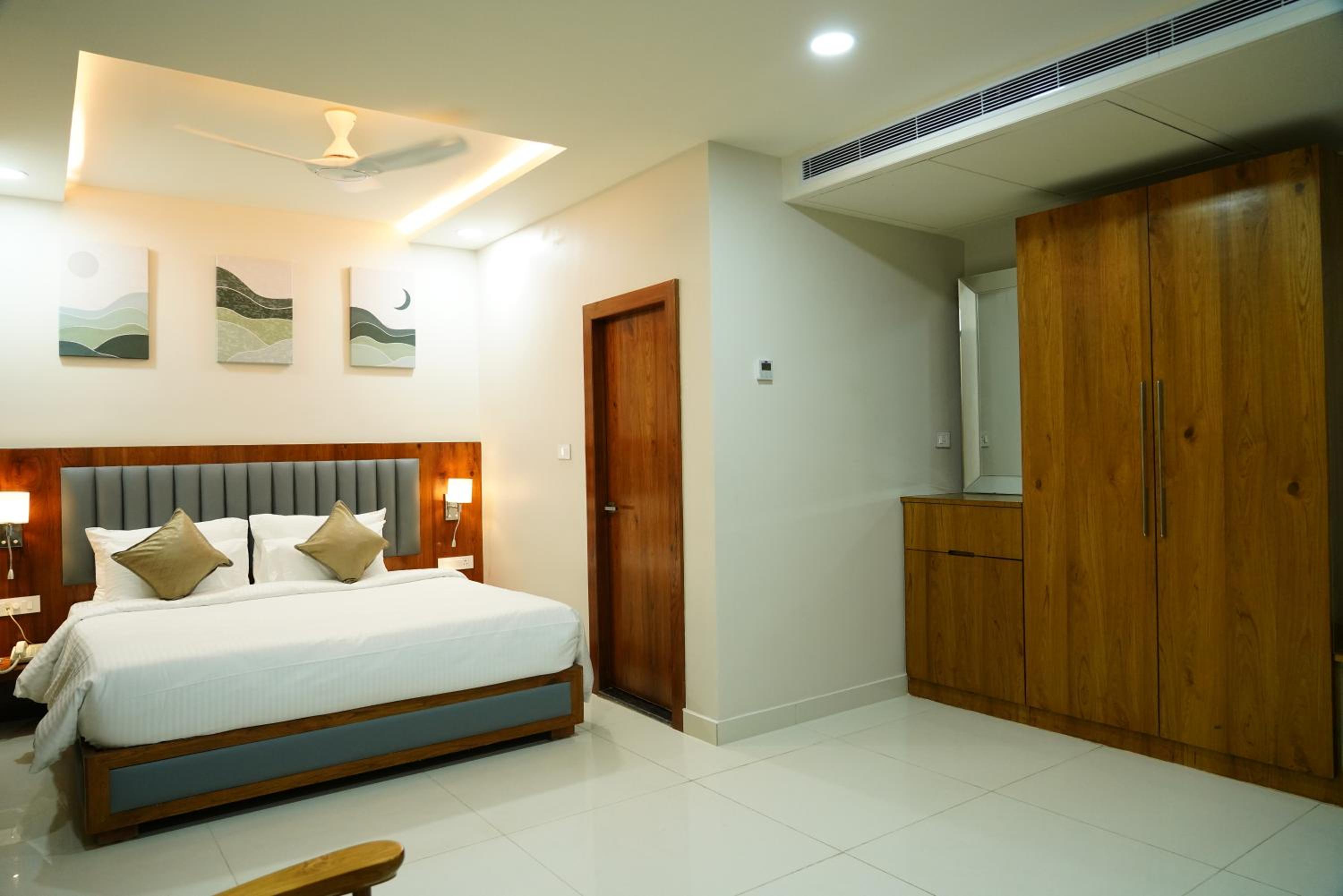 Superior King Room