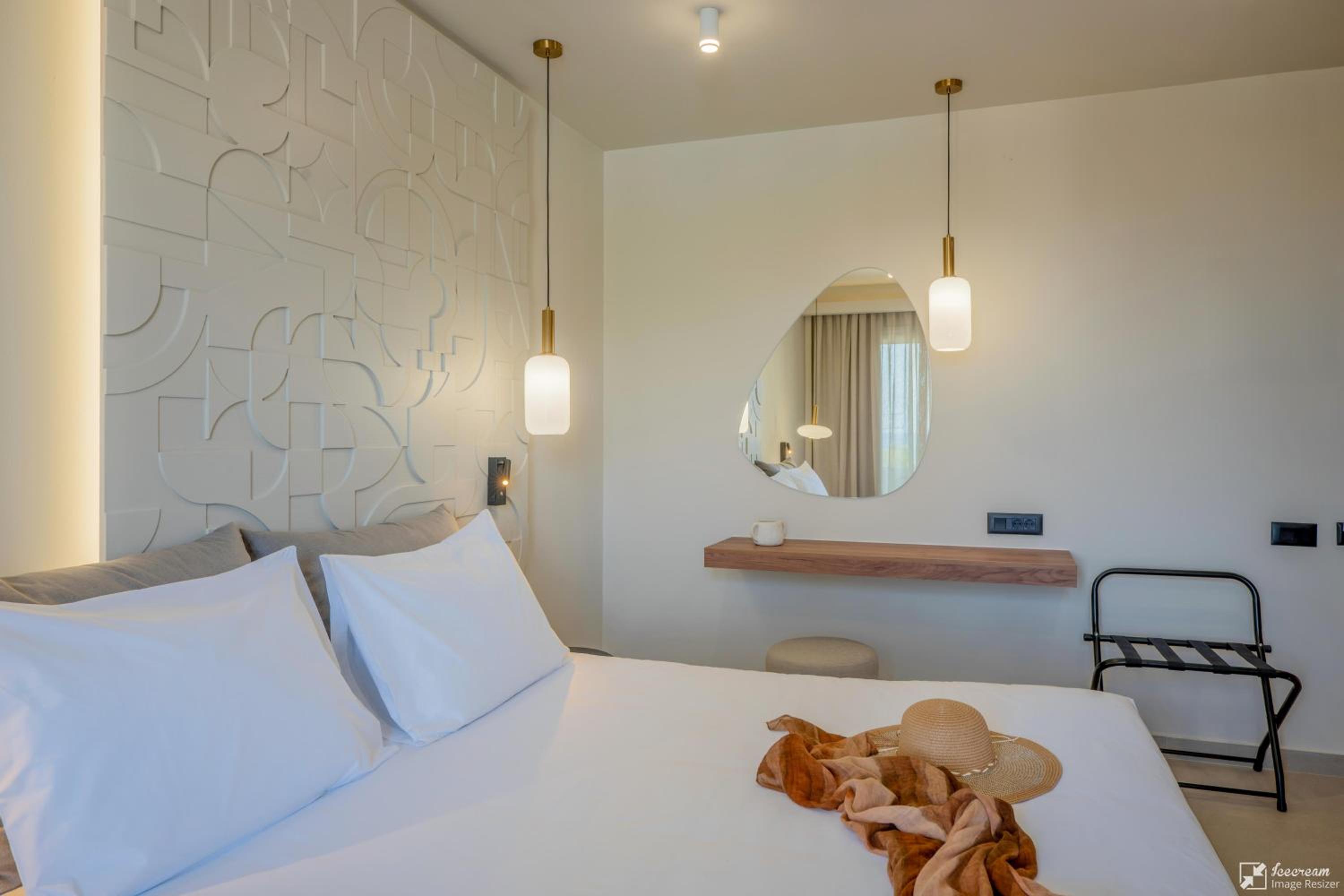 Superior Double Room Side Sea View