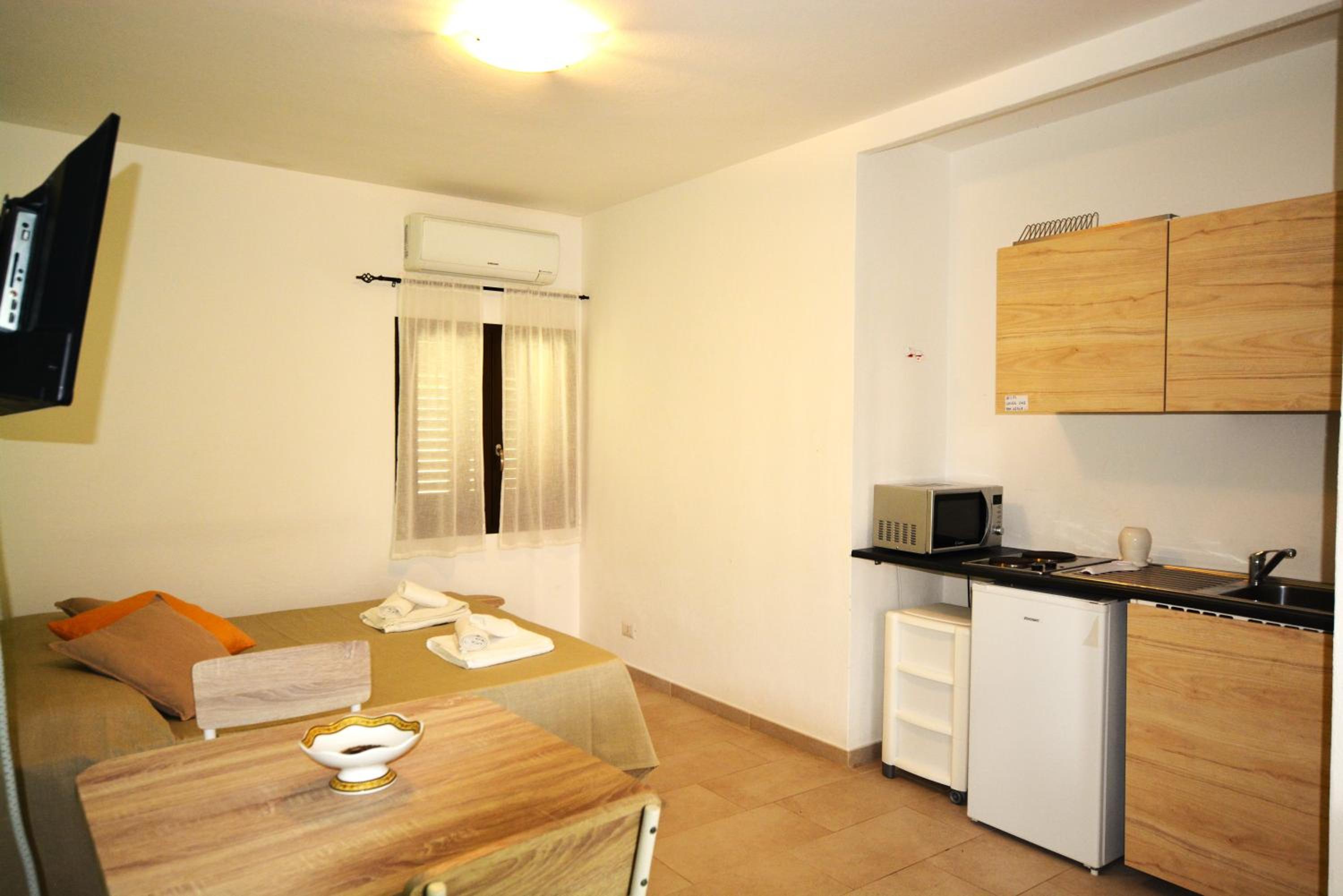 Studio Apartment photo 1