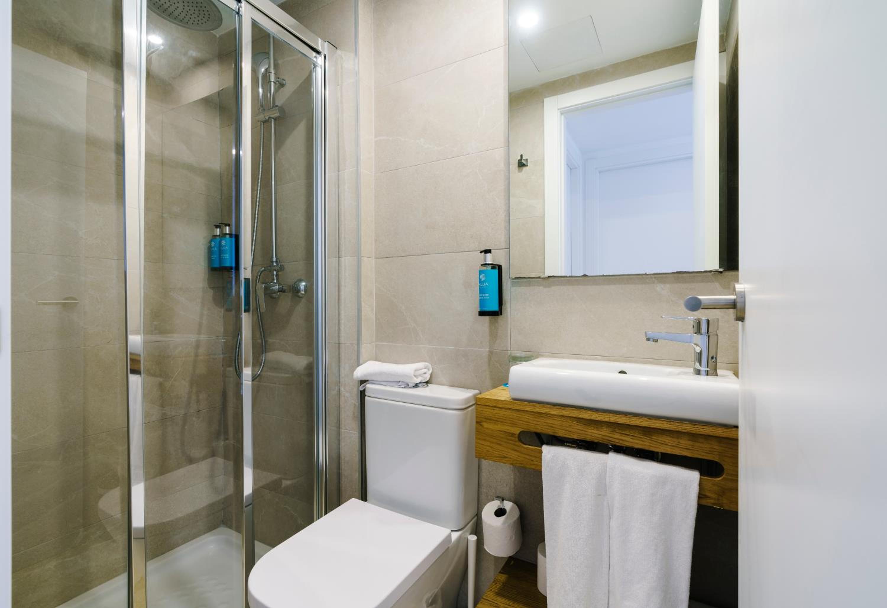 Suite 2 bedrooms
