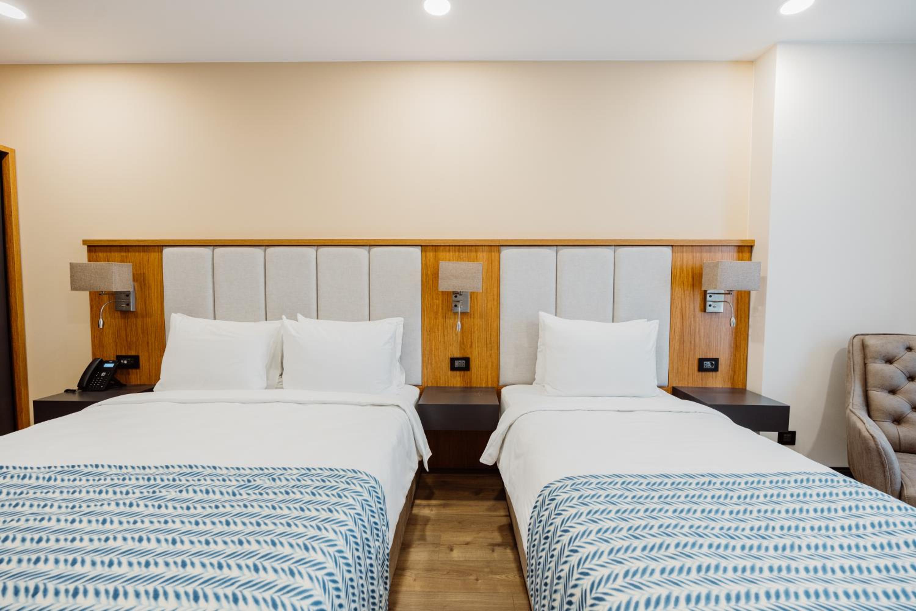Deluxe Triple Room - Photo 3