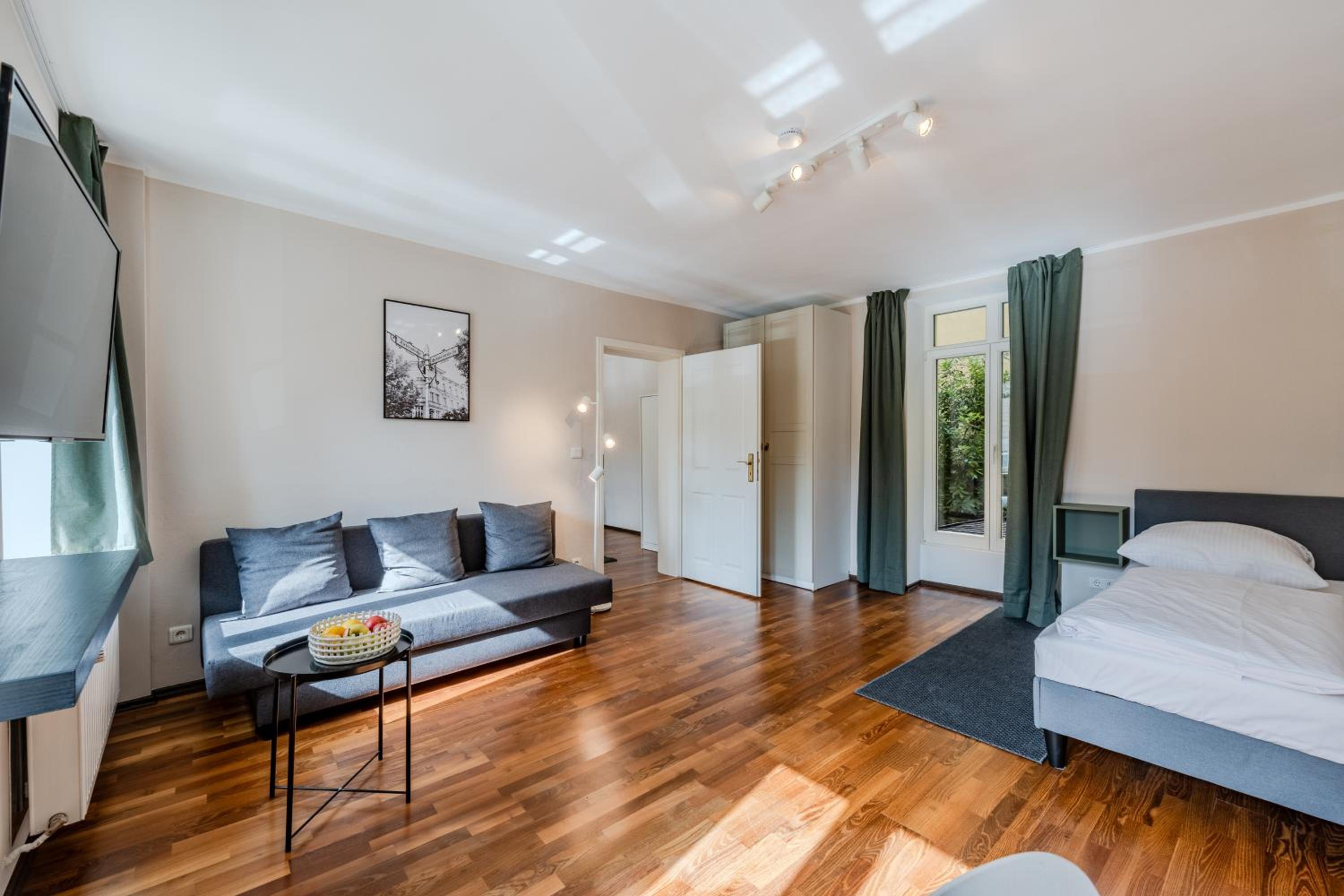 One-Bedroom Apartment