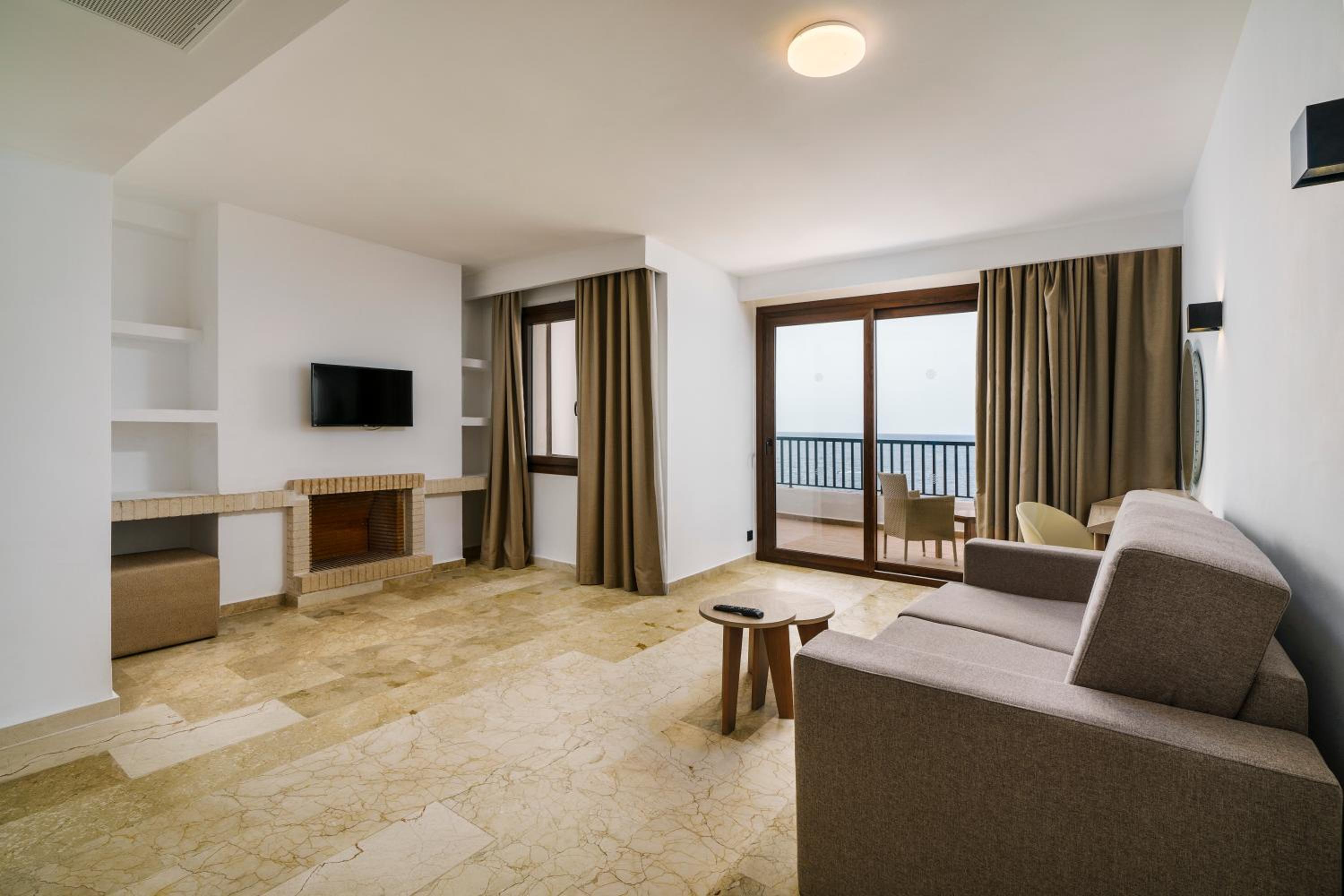 Suite 2 Bedrooms Sea View