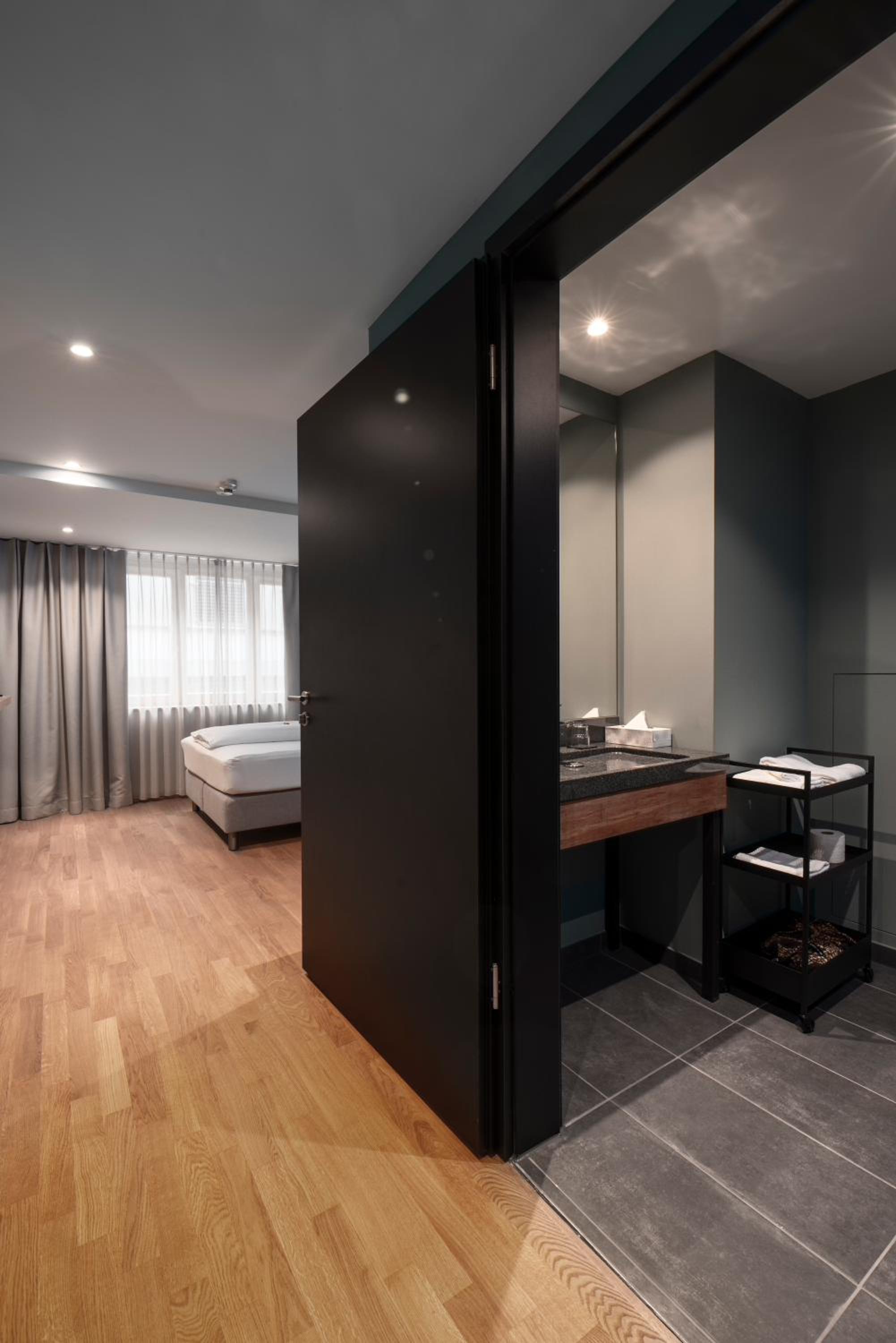 Single Room - Photo 1