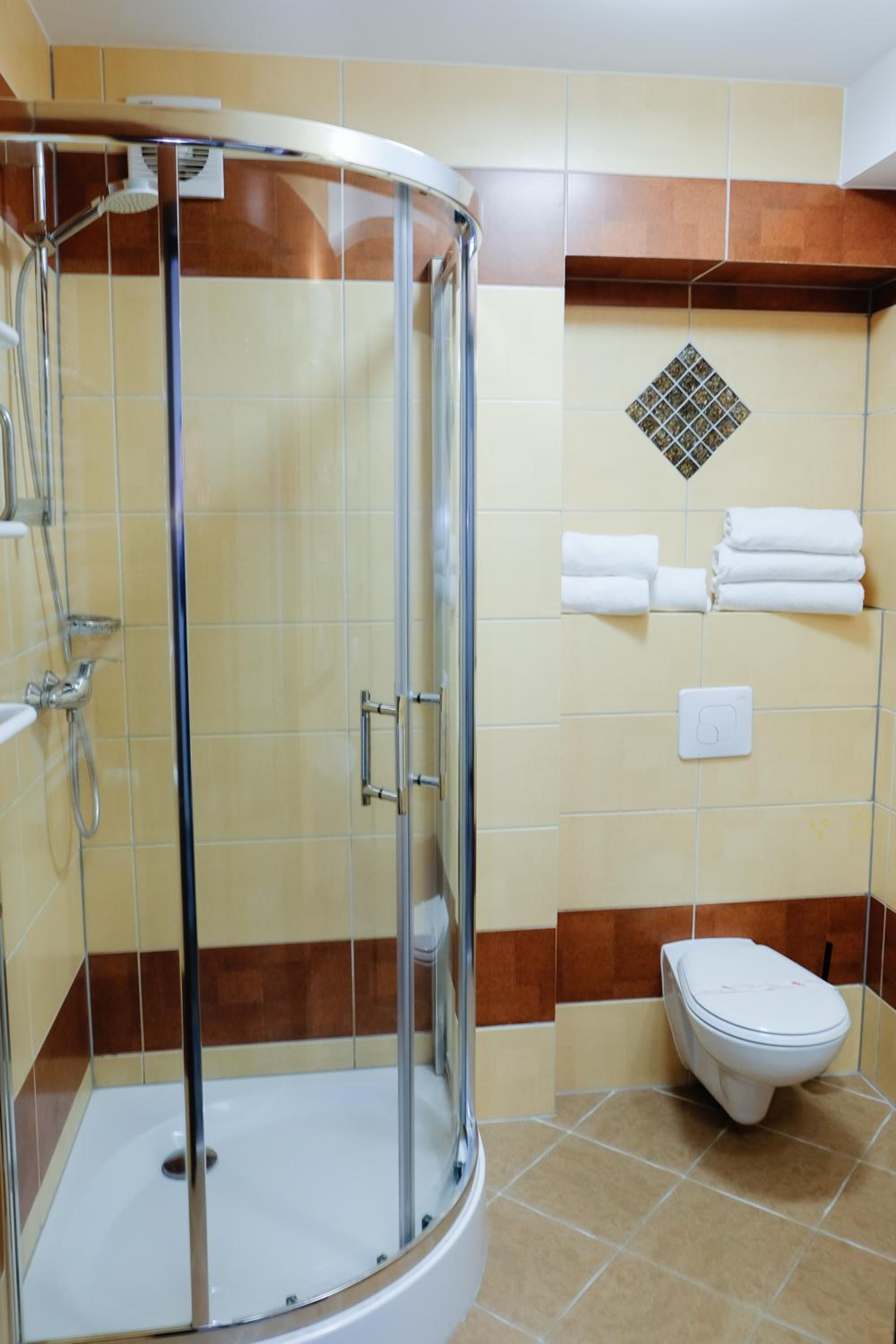 Deluxe Twin Room with Mountain View - Photo 4