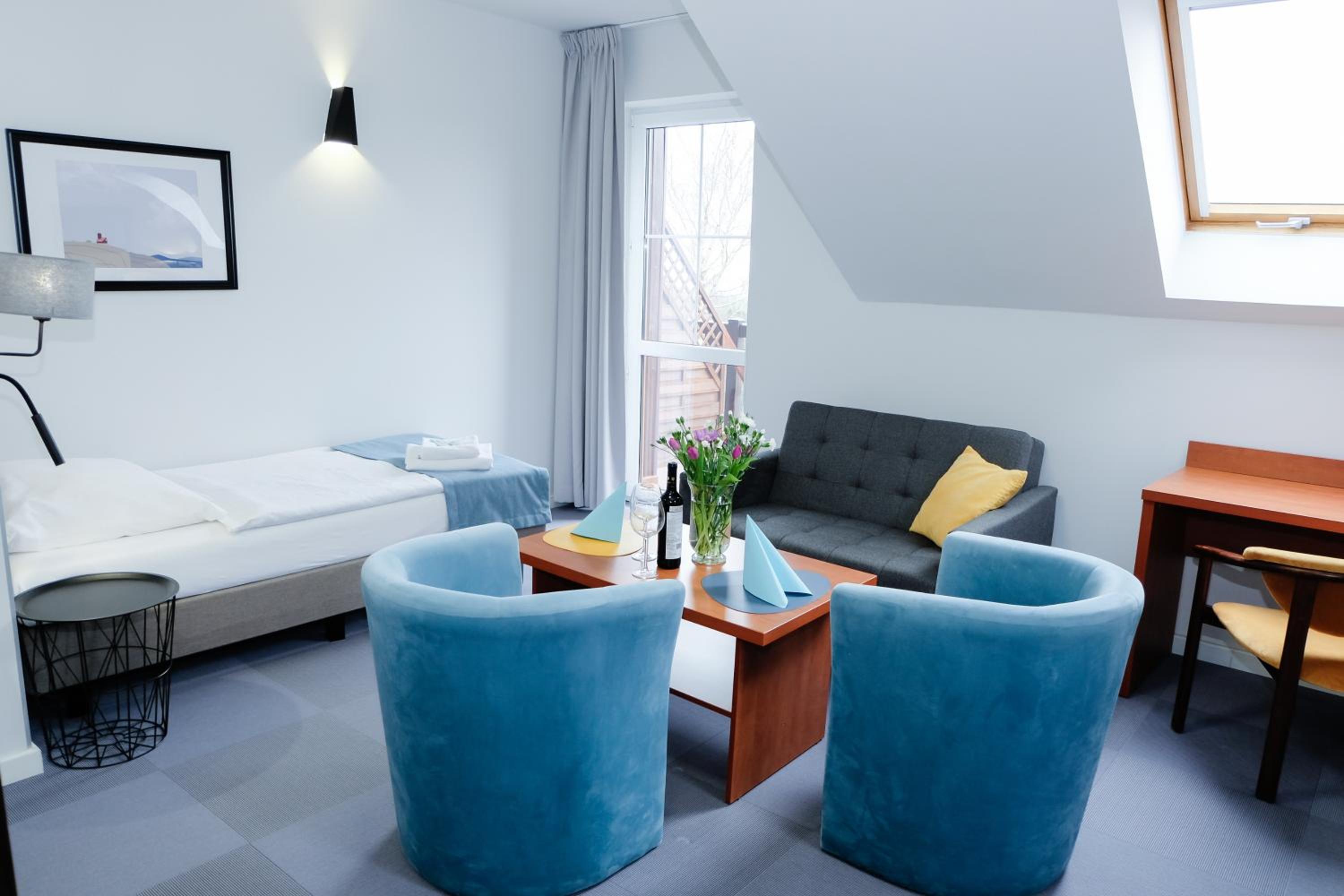 Family Room with Balcony - Photo 4