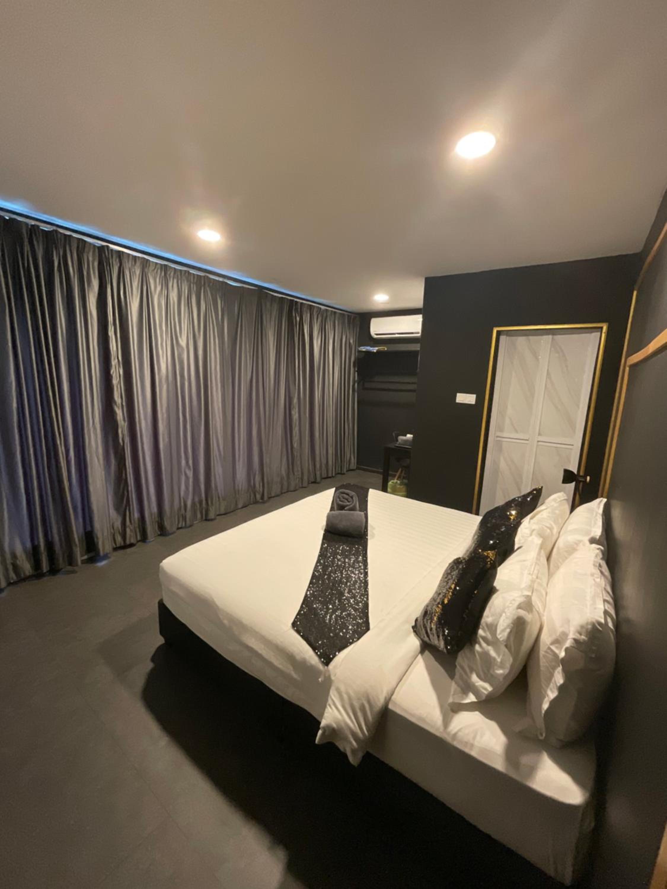King Room with Pool View