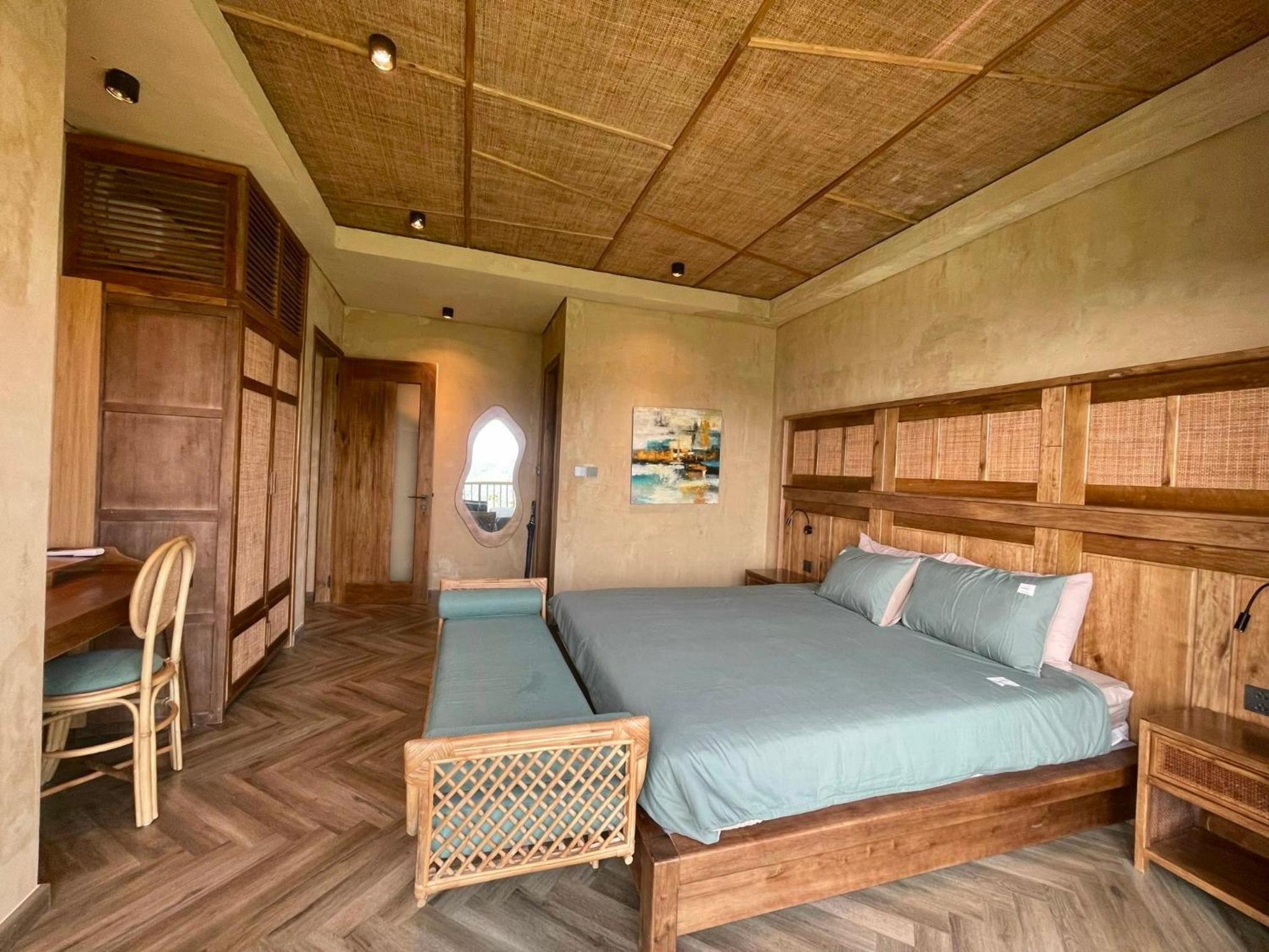 Deluxe Family Room photo 1