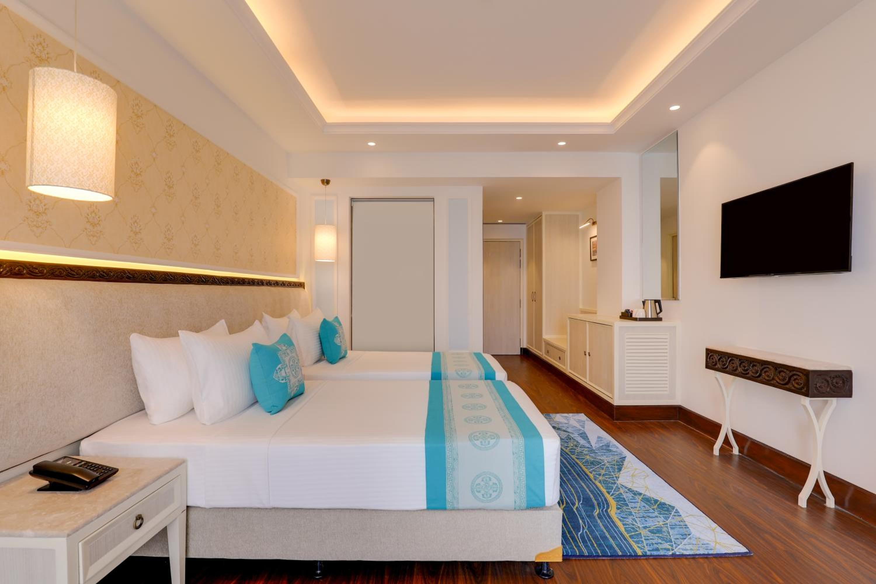 Deluxe Twin Room : Complimentary one way airport transfer using Hotel SUV and 15% off on Food & Soft Beverages photo 1