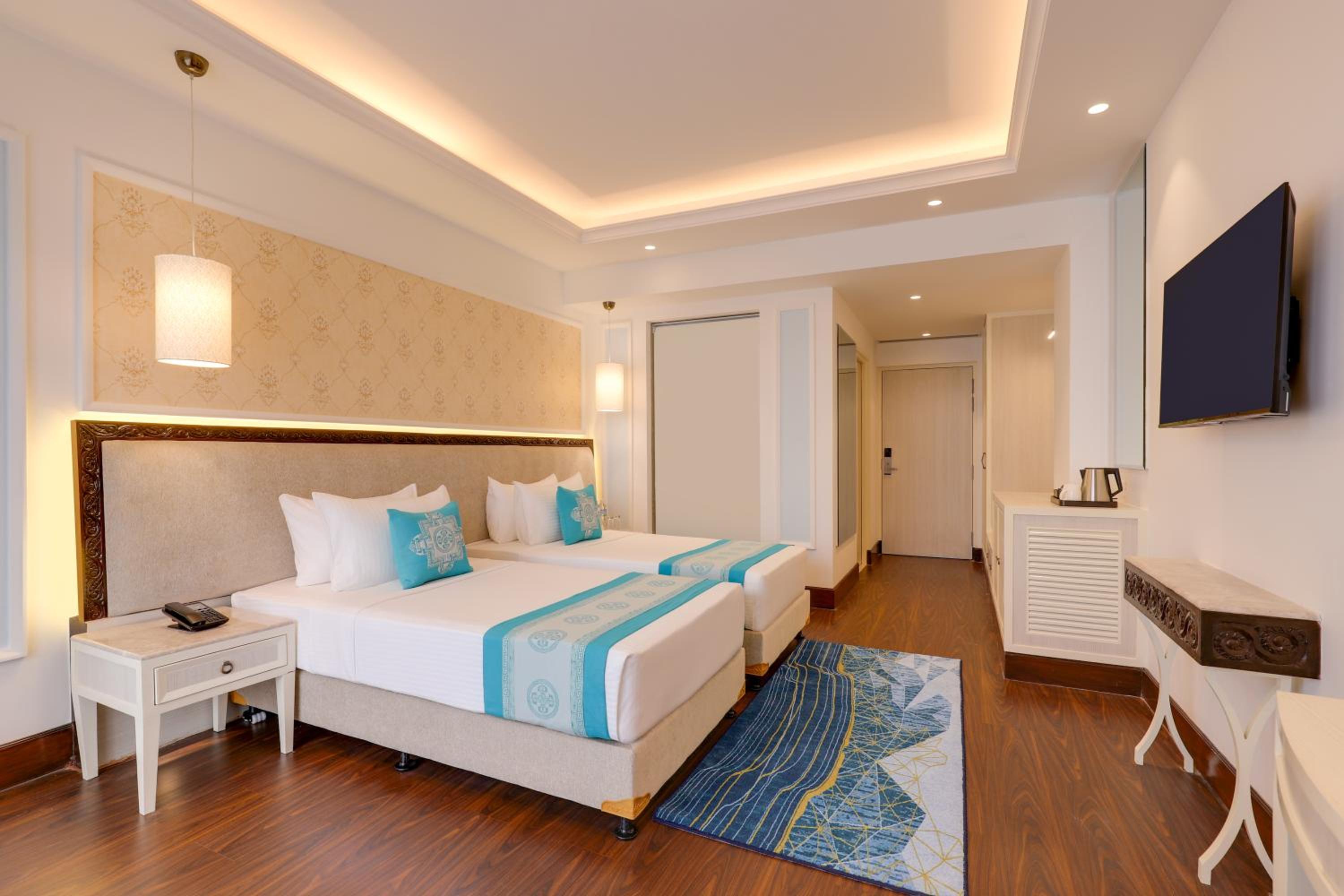 Deluxe Twin Room : Complimentary one way airport transfer using Hotel SUV and 15% off on Food & Soft Beverages photo 2