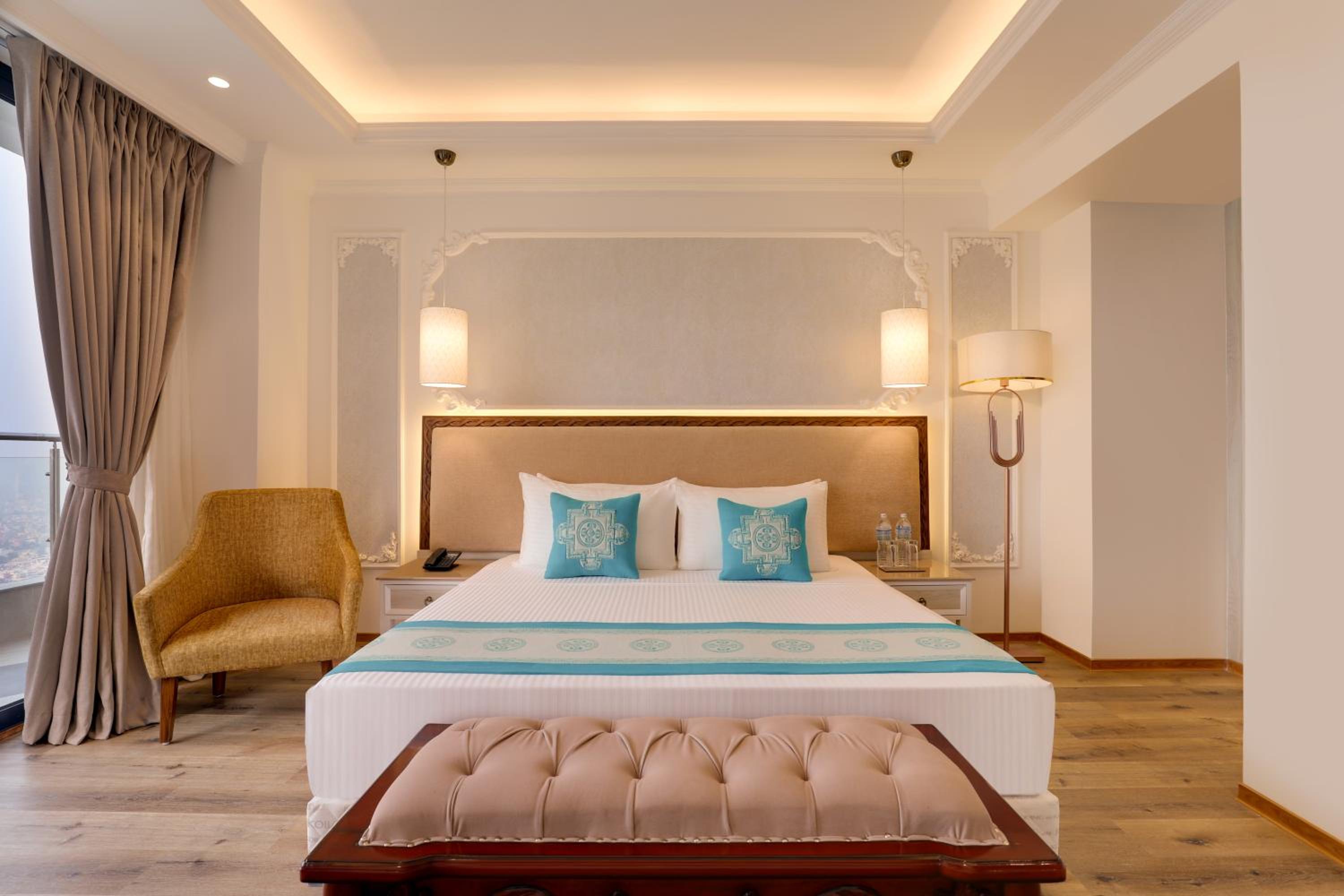 Executive Suite45 minutes of Spa Therapy of your choice for one (one time) photo 3