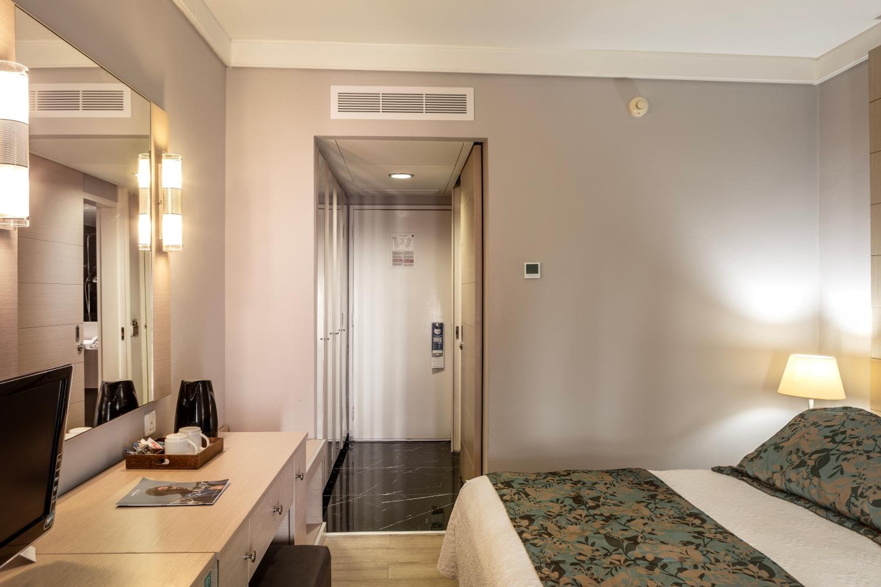 Honeymoon Room with Sea View
