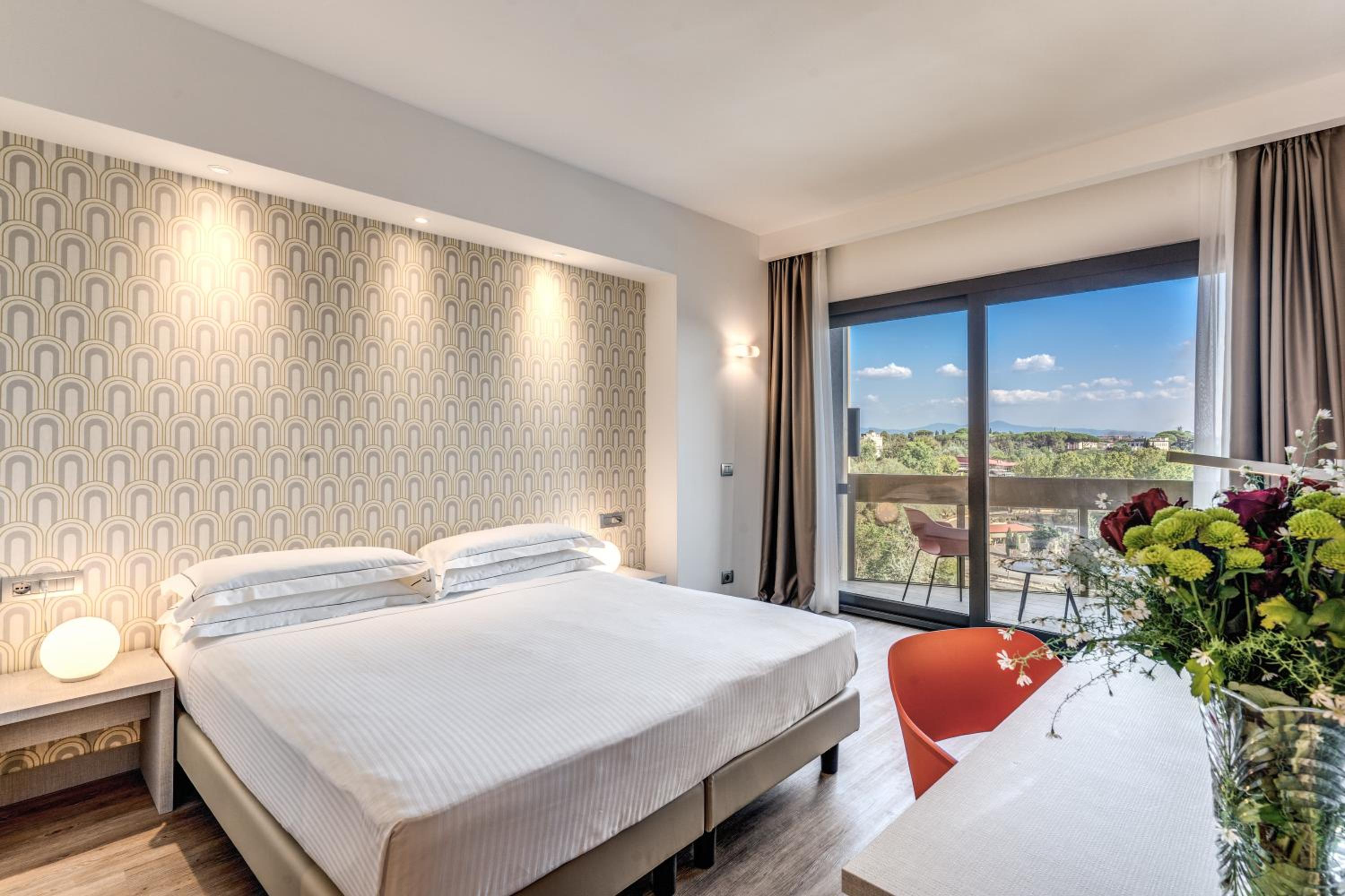 Executive Double or Twin with Balcony photo 2