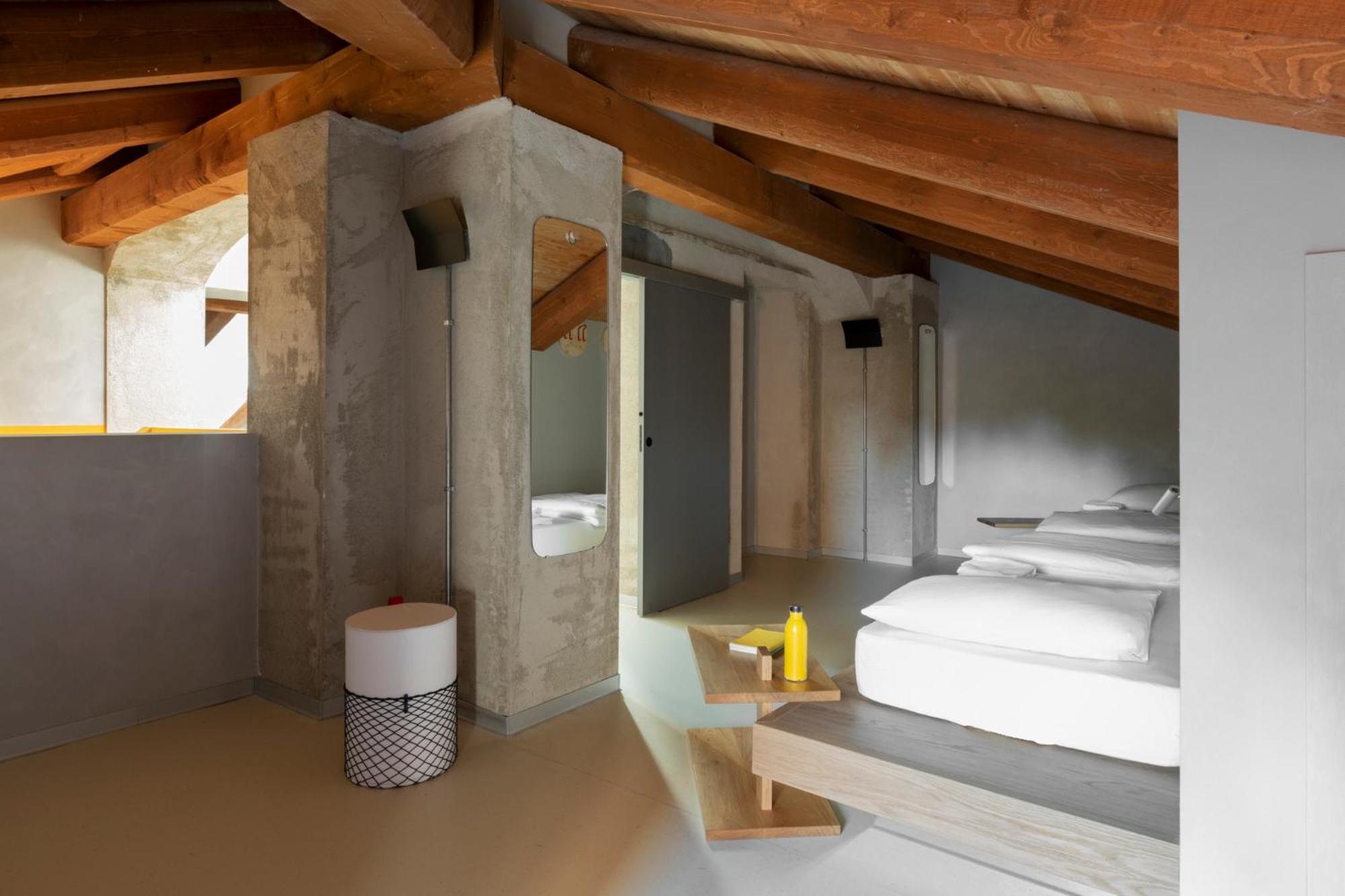 Superior King Suite - Photo 9