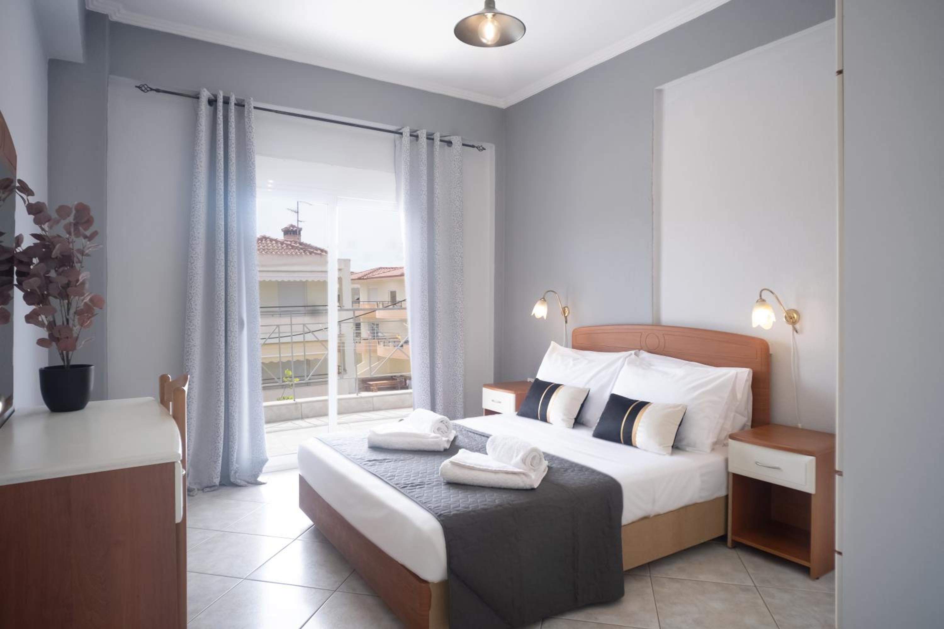 Apartment with Garden View