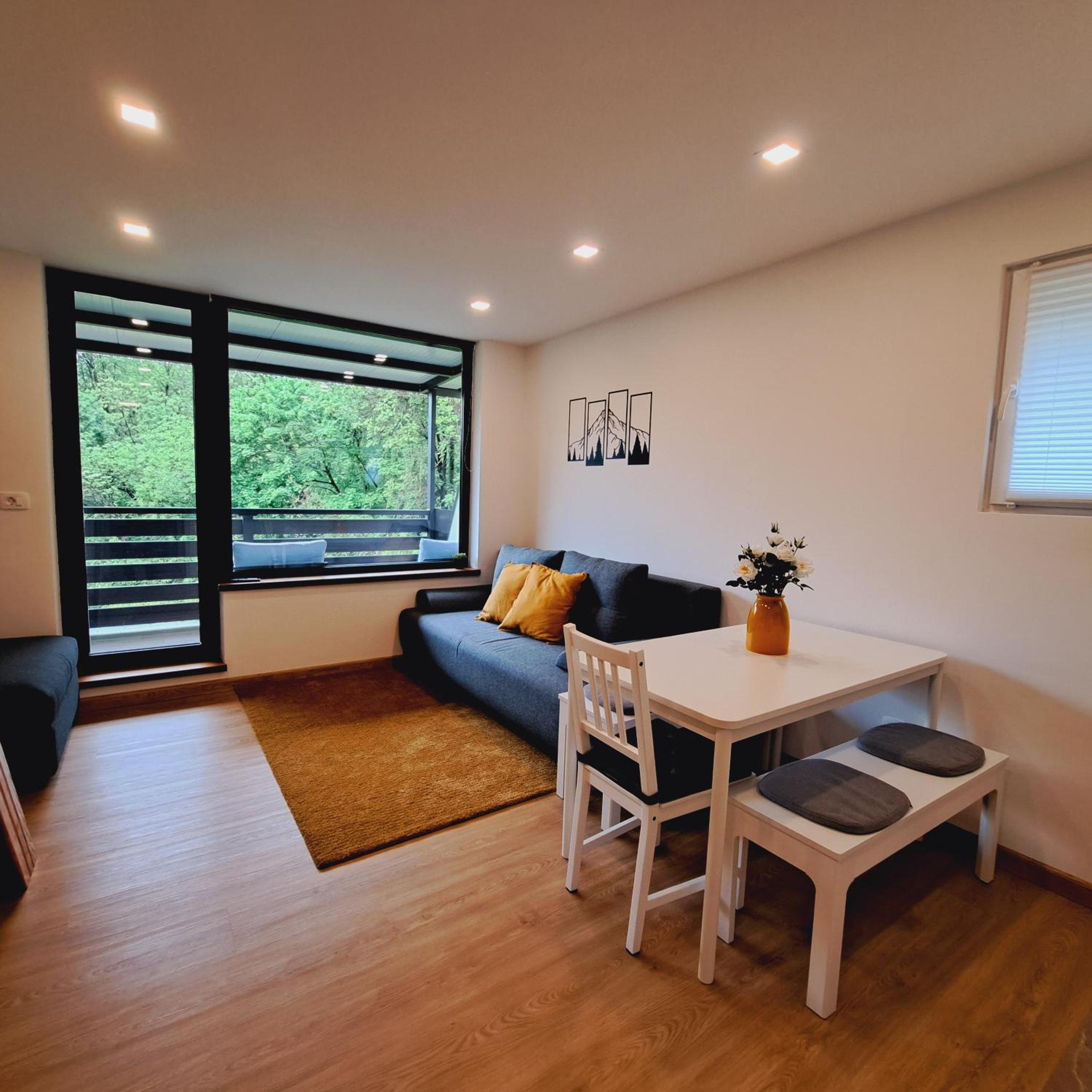 Two-Bedroom Apartment with Balcony photo 2